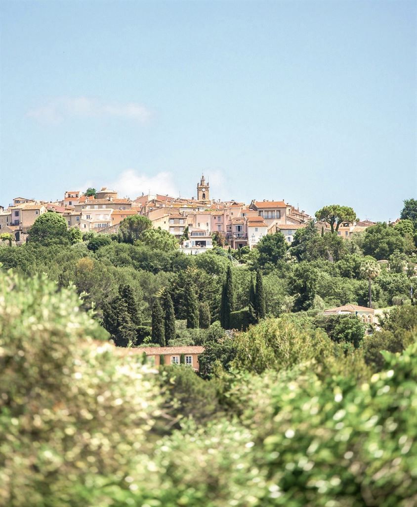 contemporary house 6 Rooms for sale on MOUGINS (06250)