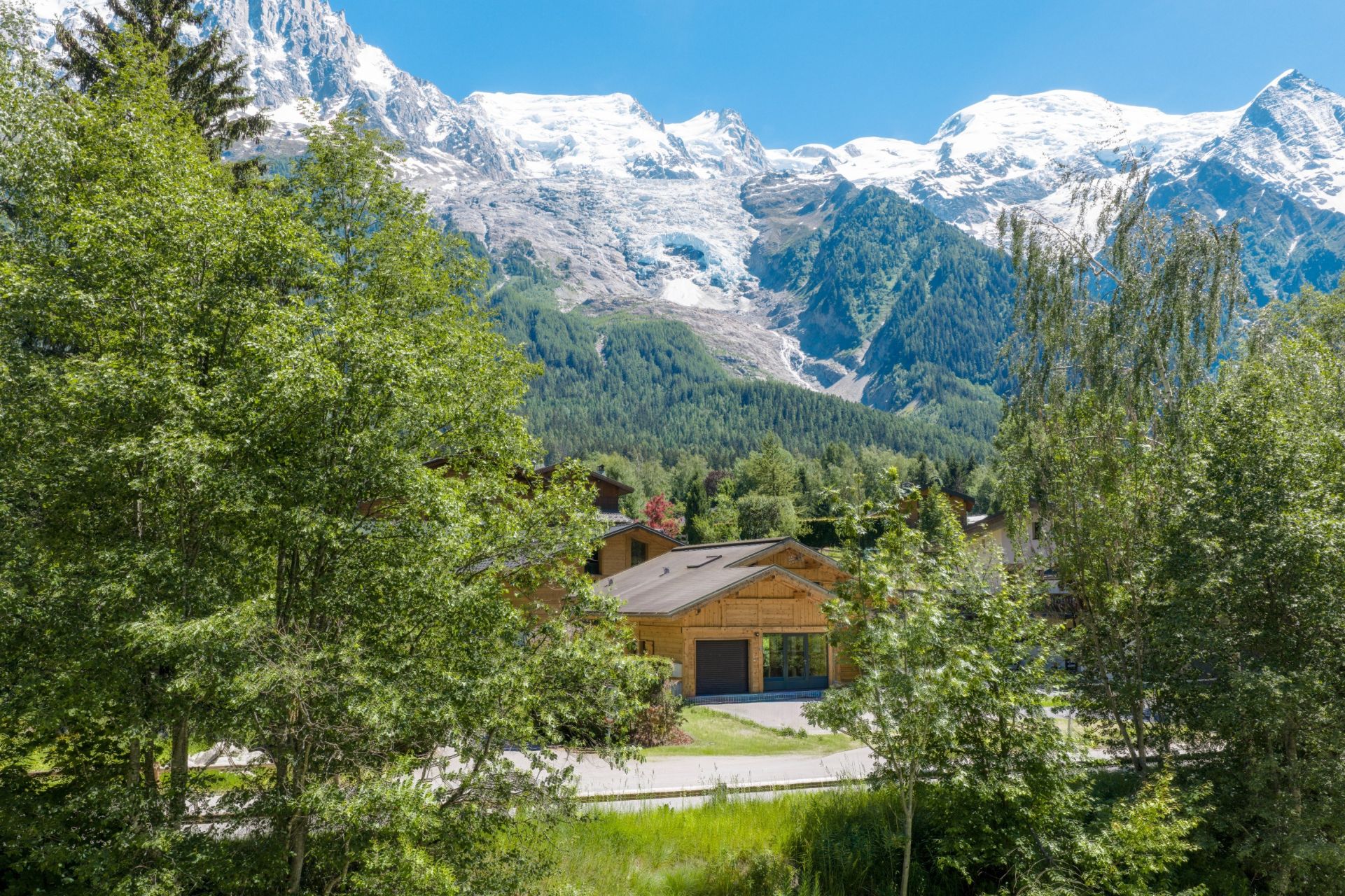 luxury chalet 5 Rooms for sale on CHAMONIX MONT BLANC (74400)