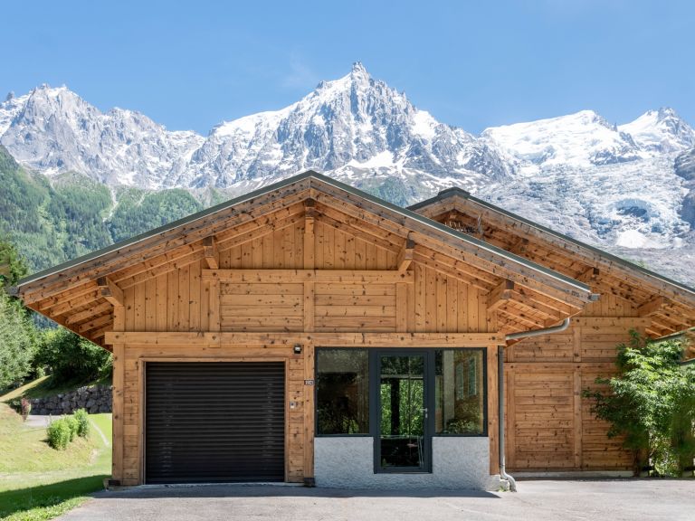 luxury chalet 5 Rooms for sale on CHAMONIX MONT BLANC (74400)