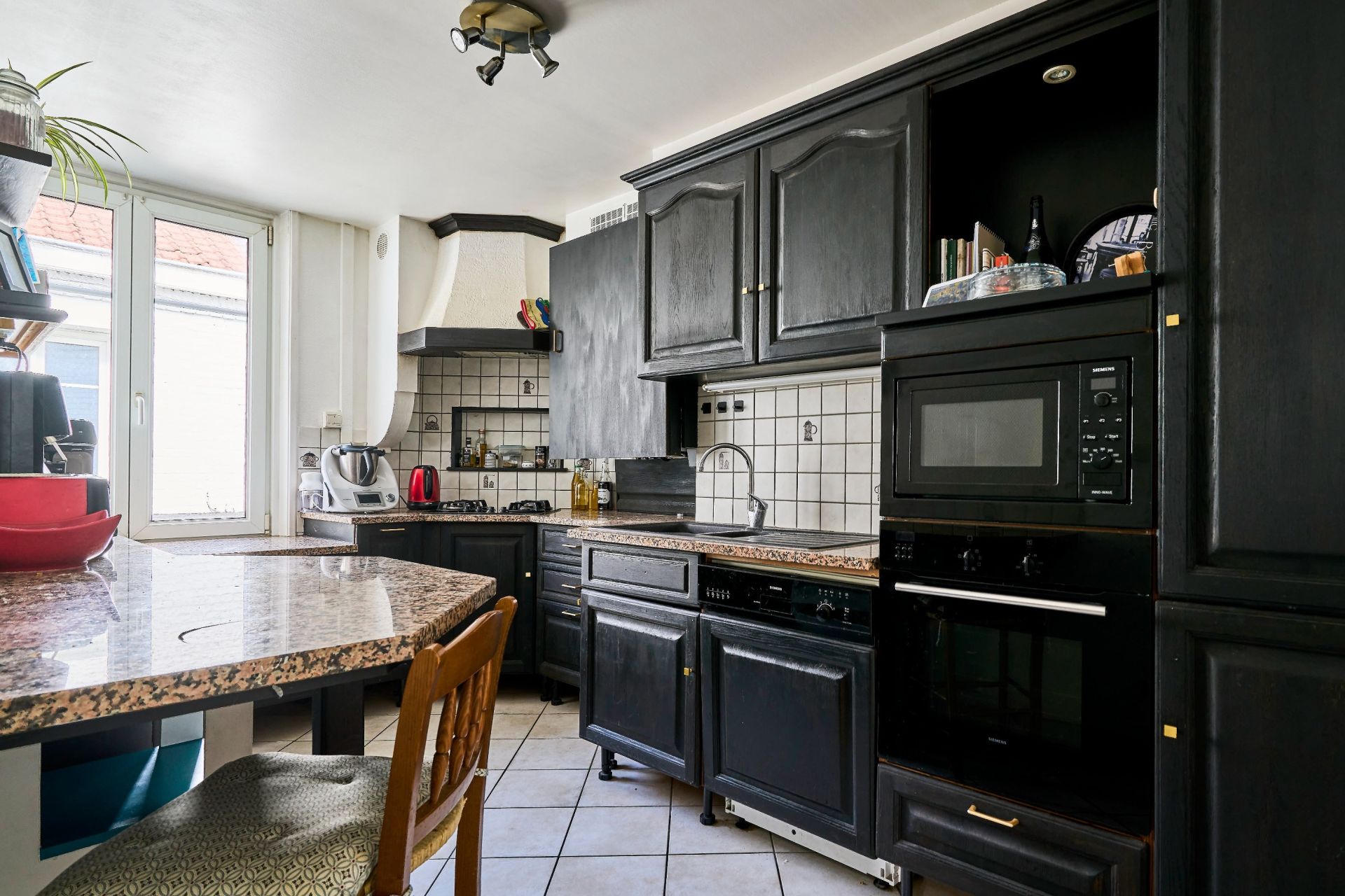 luxury apartment 6 Rooms for sale on LA MADELEINE (59110)