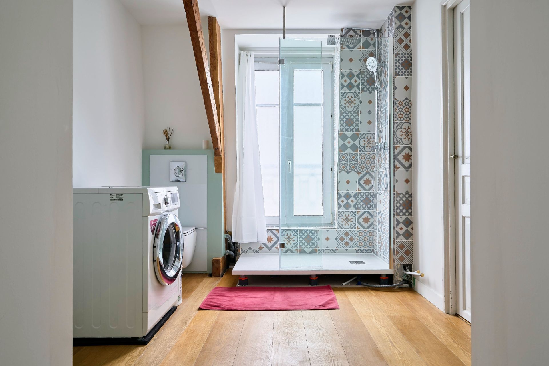 luxury apartment 6 Rooms for sale on LA MADELEINE (59110)