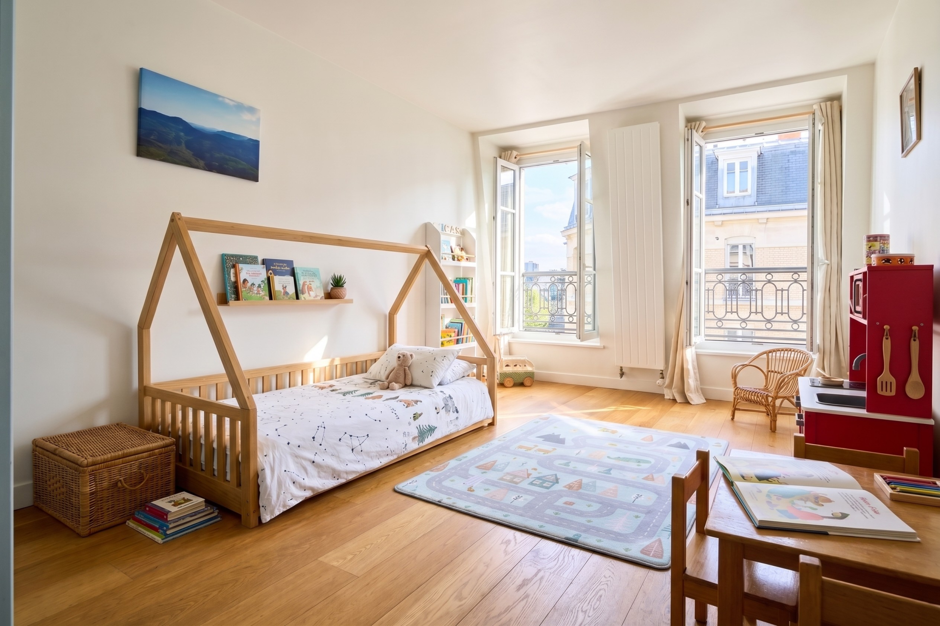 luxury apartment 6 Rooms for sale on LA MADELEINE (59110)