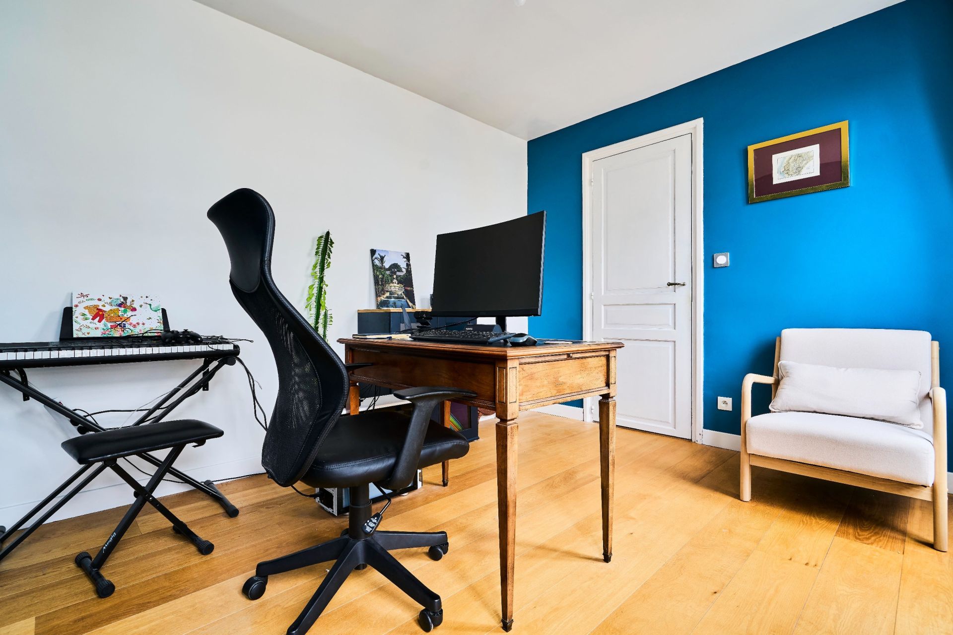 luxury apartment 6 Rooms for sale on LA MADELEINE (59110)