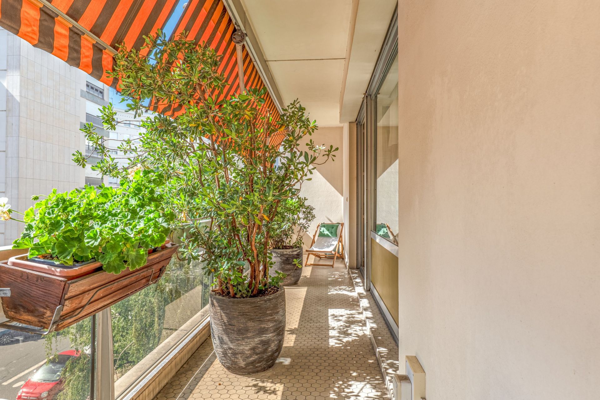 luxury apartment 4 Rooms for sale on LYON (69006)
