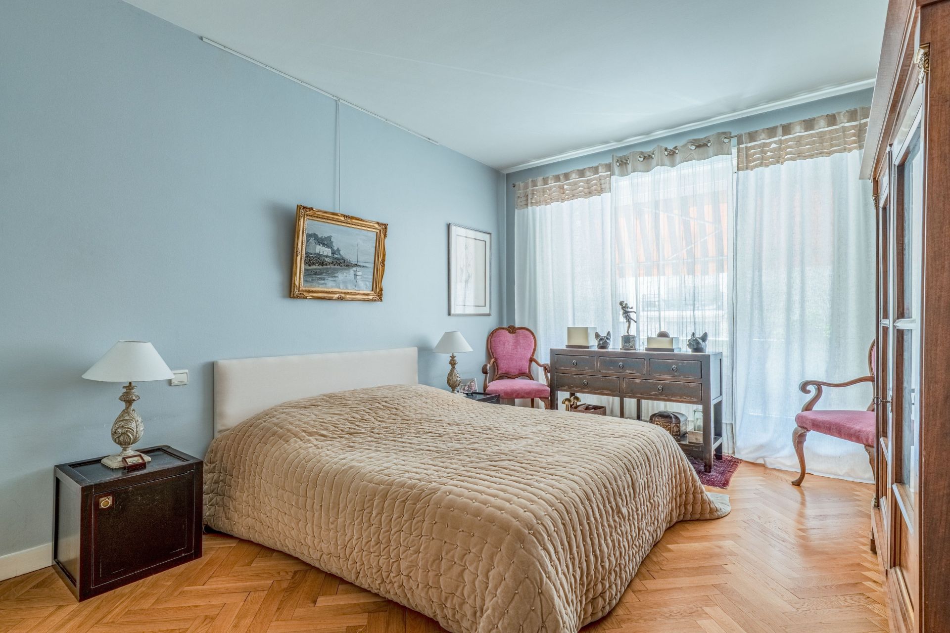 luxury apartment 4 Rooms for sale on LYON (69006)