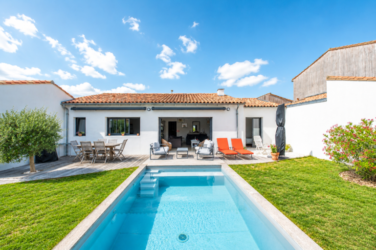 luxury house 5 Rooms for sale on LE BOIS PLAGE EN RE (17580)