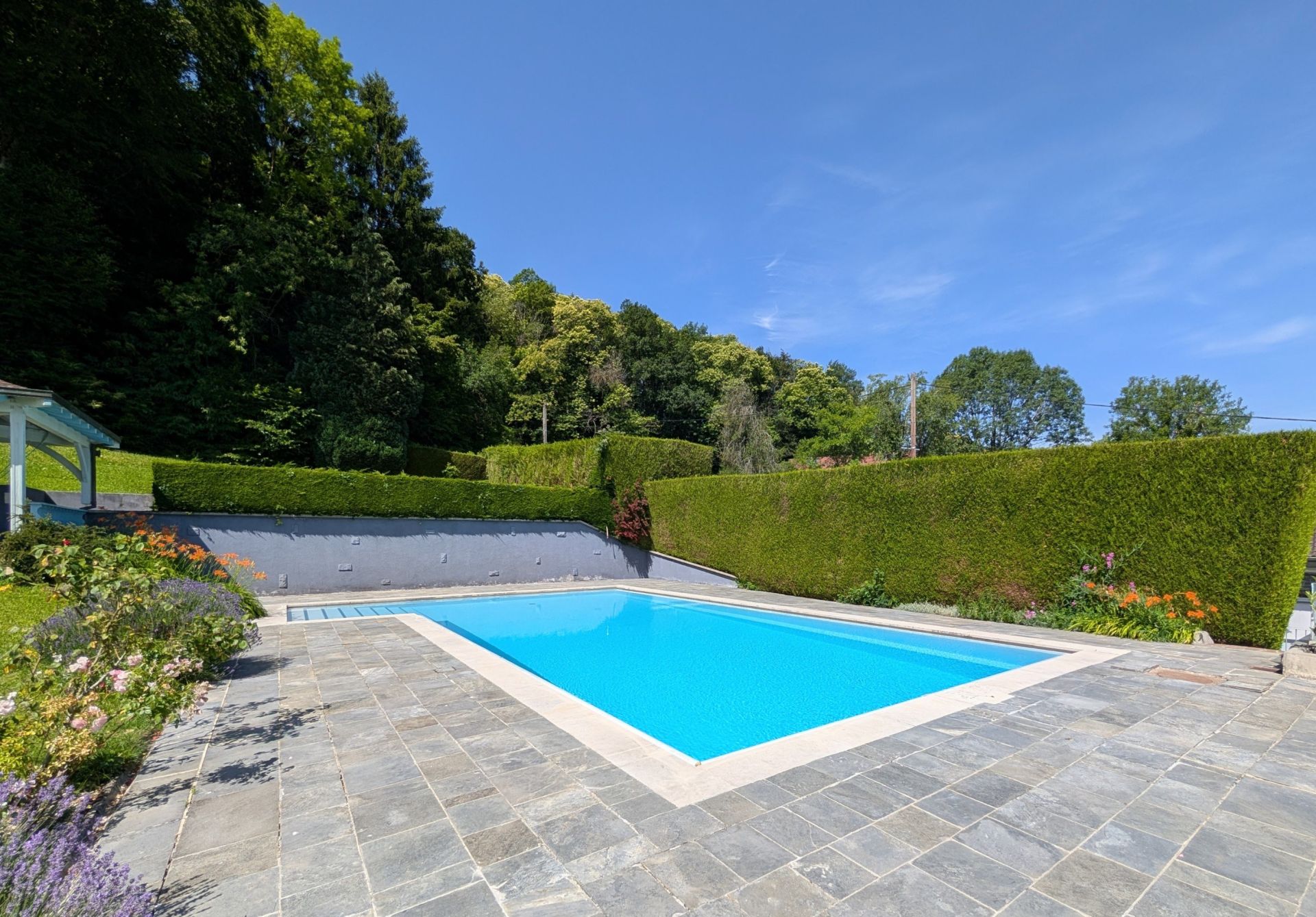contemporary house 6 Rooms for sale on REIGNIER ESERY (74930)
