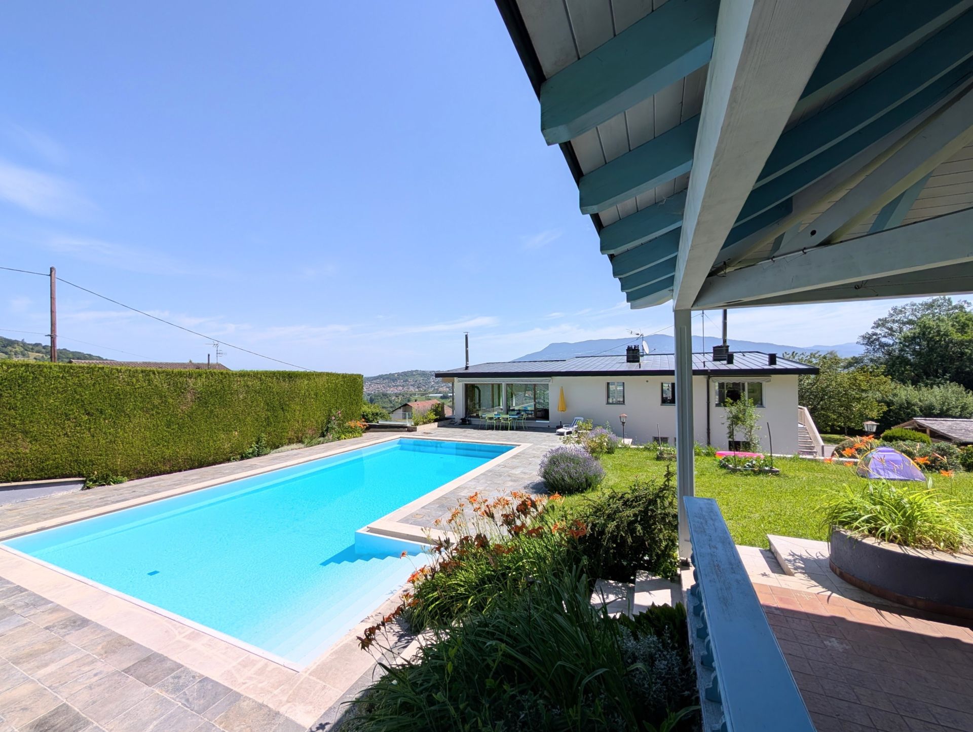 contemporary house 6 Rooms for sale on REIGNIER ESERY (74930)