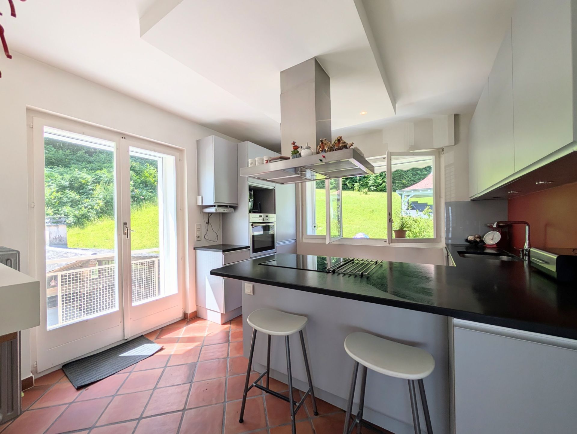 contemporary house 6 Rooms for sale on REIGNIER ESERY (74930)