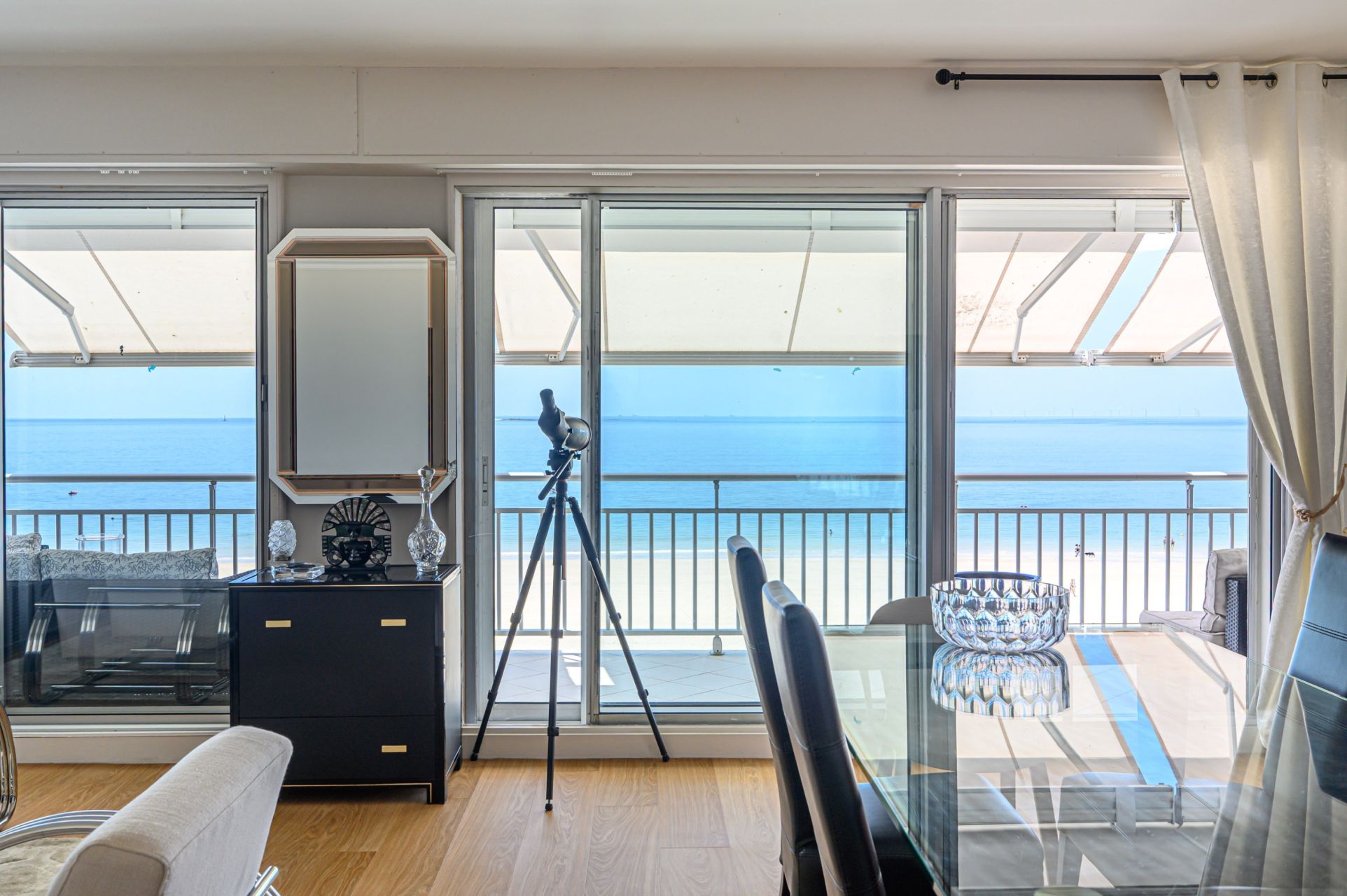luxury apartment 5 Rooms for sale on LA BAULE (44500)