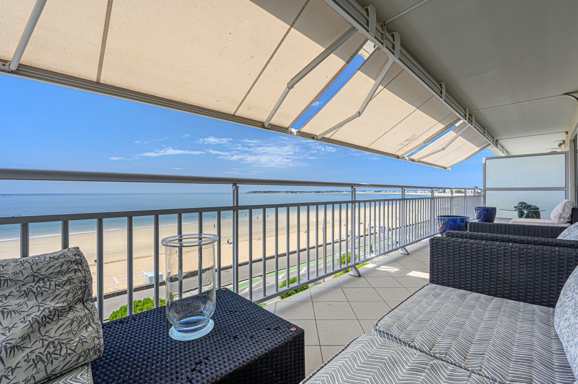 luxury apartment 5 Rooms for sale on LA BAULE (44500)