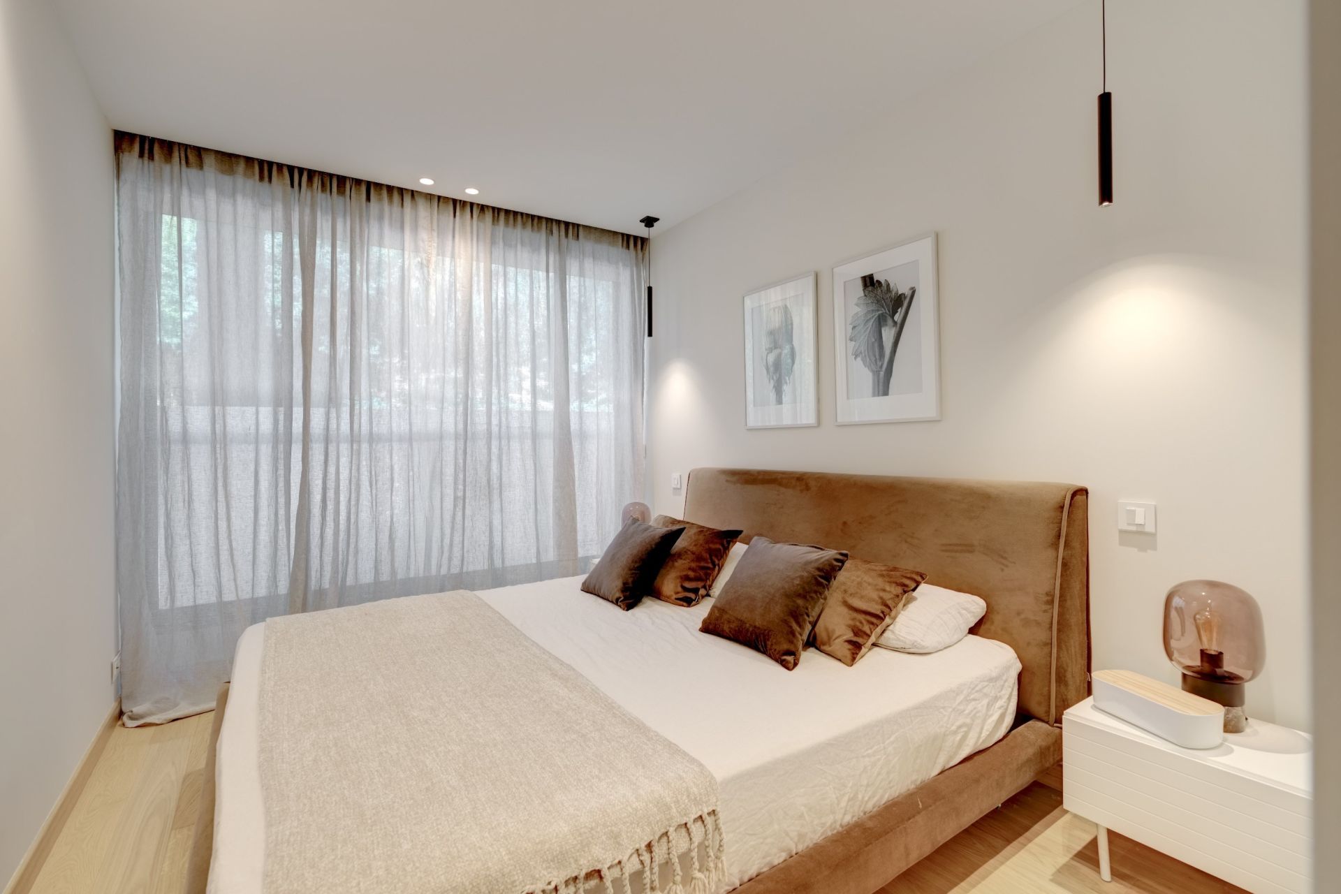 luxury apartment 4 Rooms for sale on CANNES (06400)