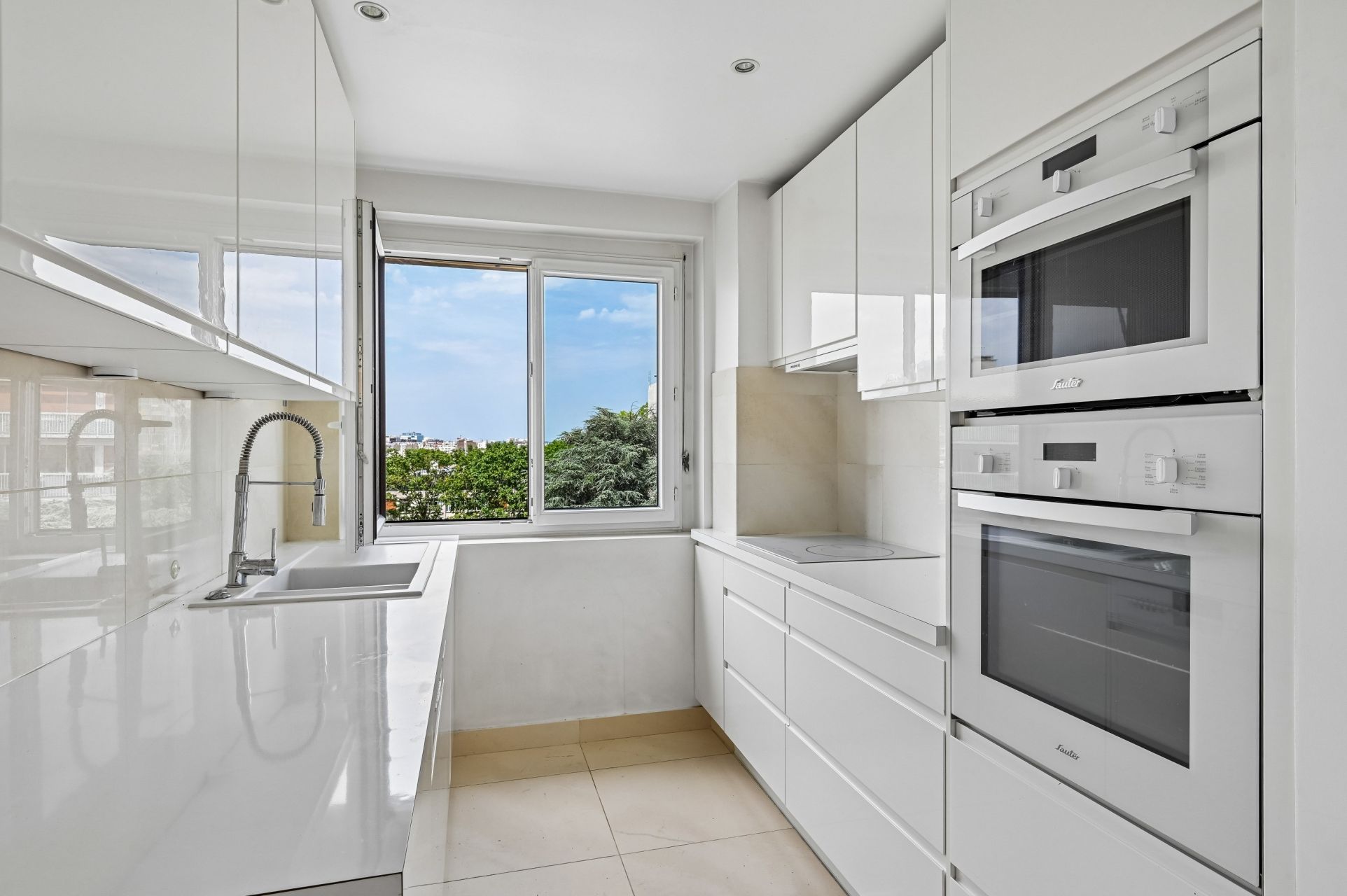 luxury apartment 3 Rooms for sale on NEUILLY SUR SEINE (92200)