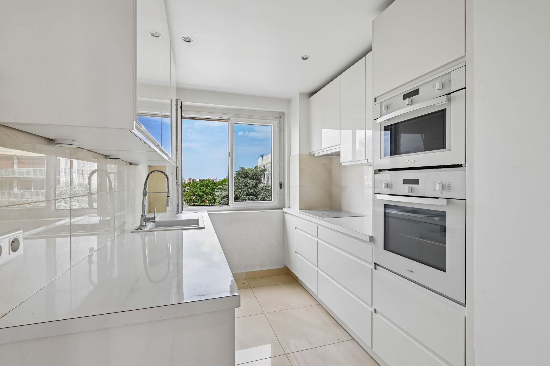 luxury apartment 3 Rooms for sale on NEUILLY SUR SEINE (92200)