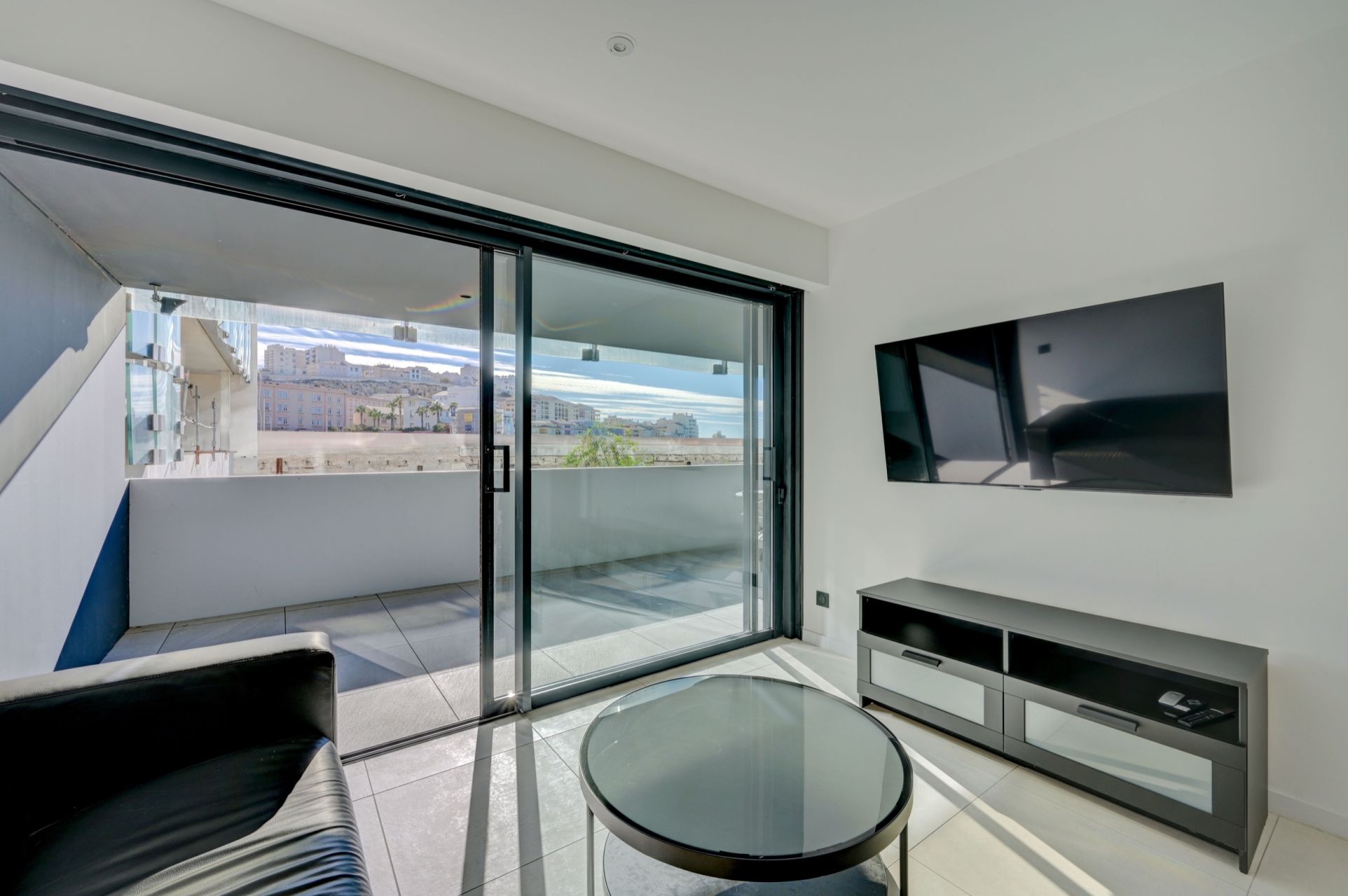 luxury apartment 2 Rooms for rent on MARSEILLE (13007)