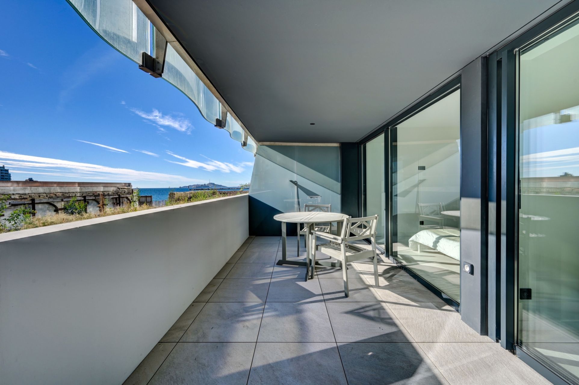 luxury apartment 2 Rooms for rent on MARSEILLE (13007)