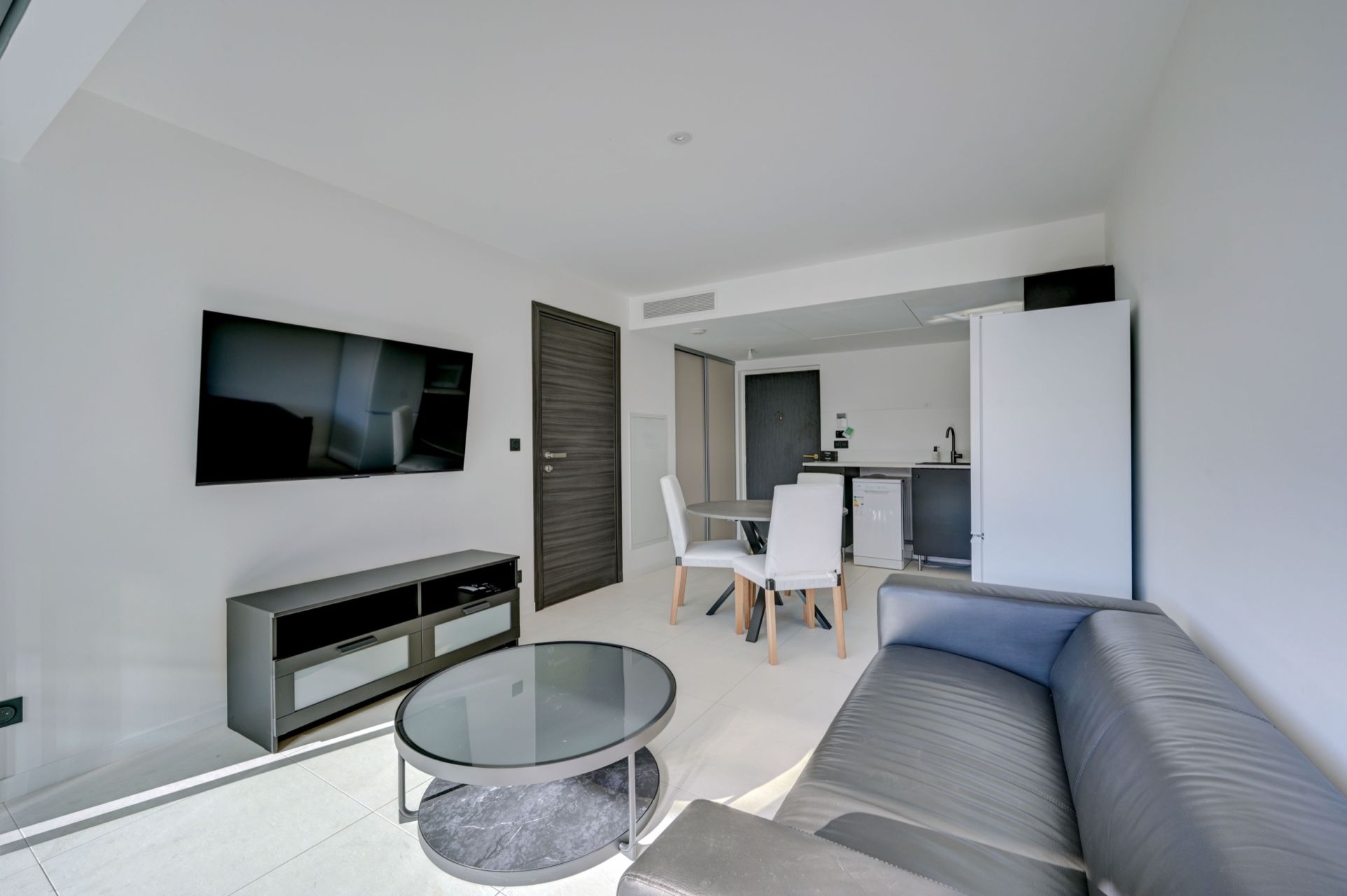 luxury apartment 2 Rooms for rent on MARSEILLE (13007)