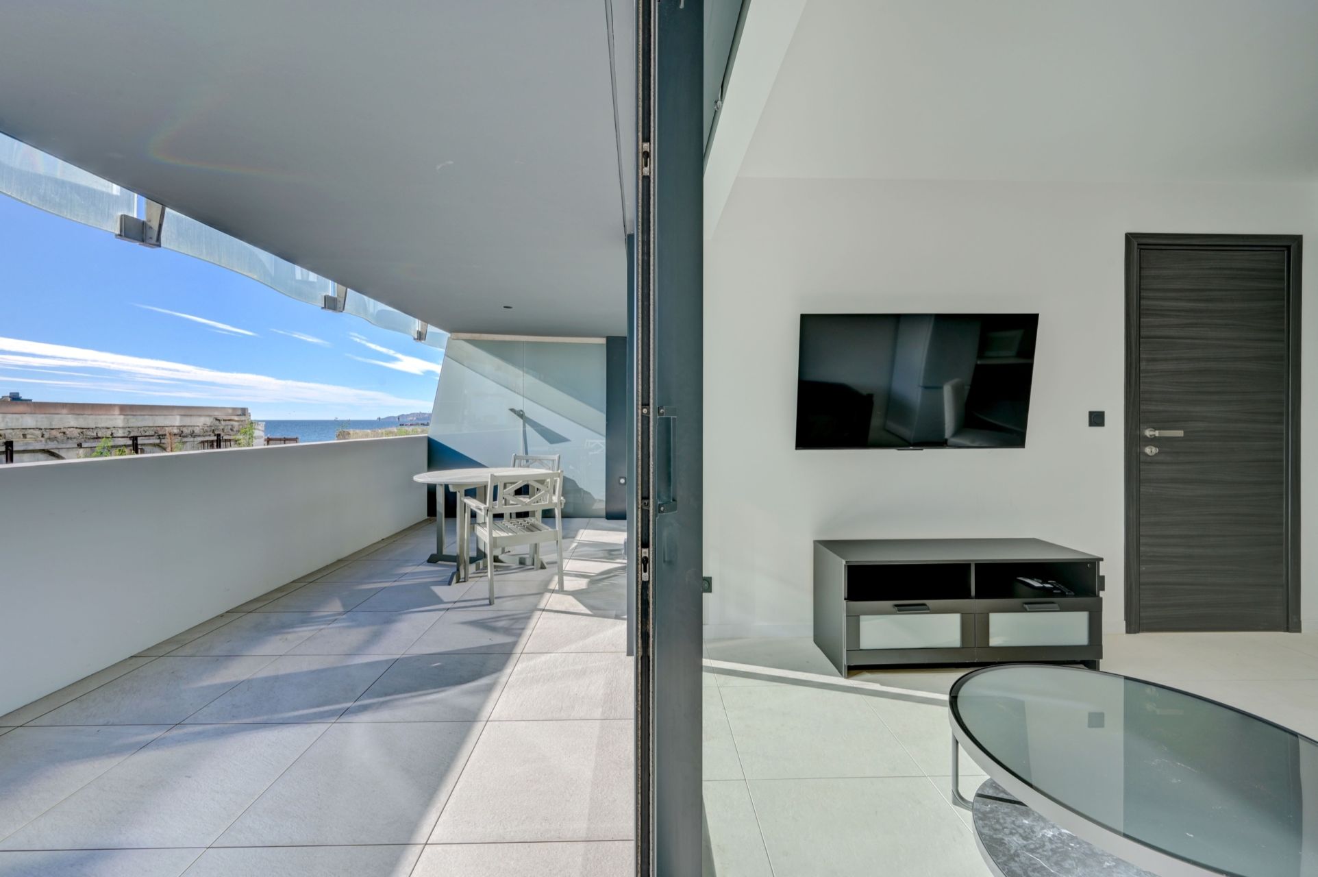 luxury apartment 2 Rooms for rent on MARSEILLE (13007)