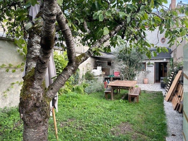 luxury house 6 Rooms for sale on ORLEANS (45000)
