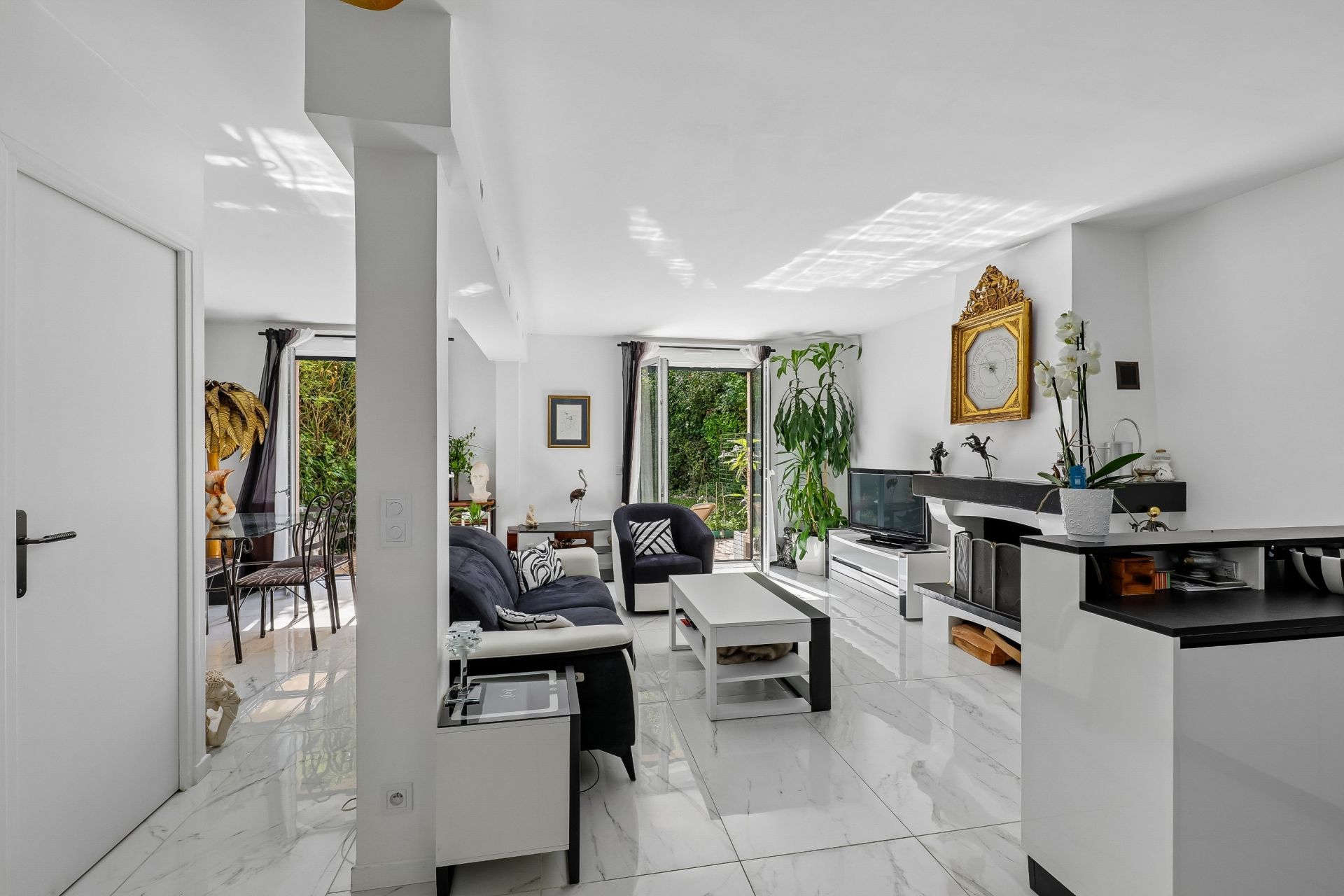 luxury house 6 Rooms for sale on CHATILLON (92320)