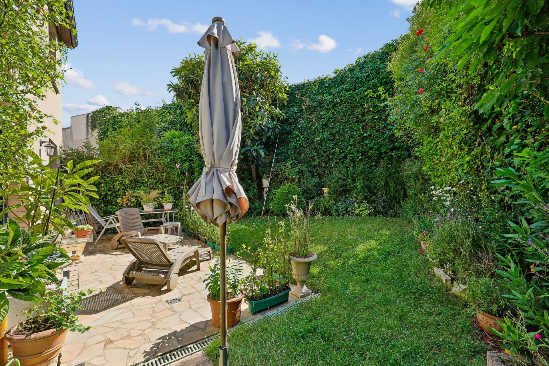 luxury house 6 Rooms for sale on CHATILLON (92320)