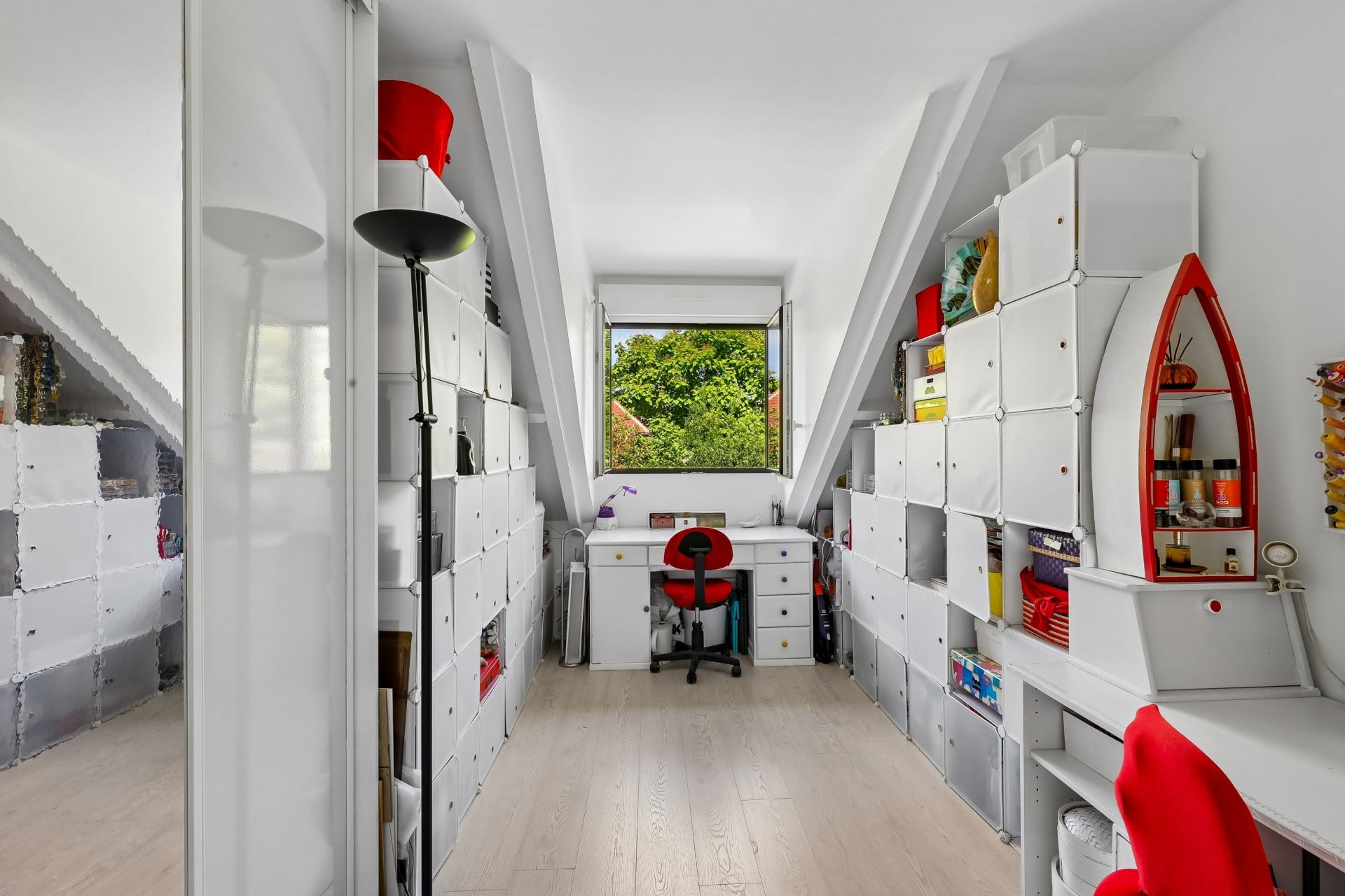 luxury house 6 Rooms for sale on CHATILLON (92320)