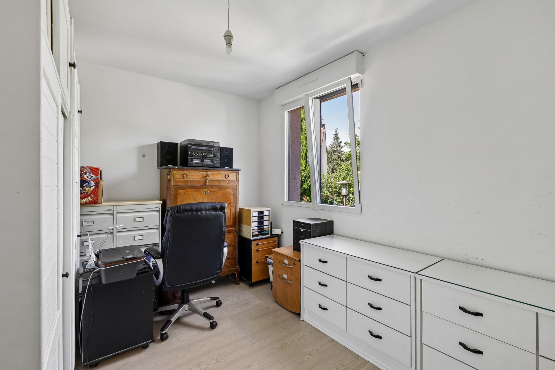 luxury house 6 Rooms for sale on CHATILLON (92320)
