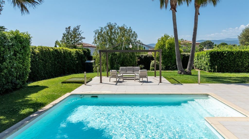 luxury villa 8 Rooms for sale on MOUANS SARTOUX (06370)