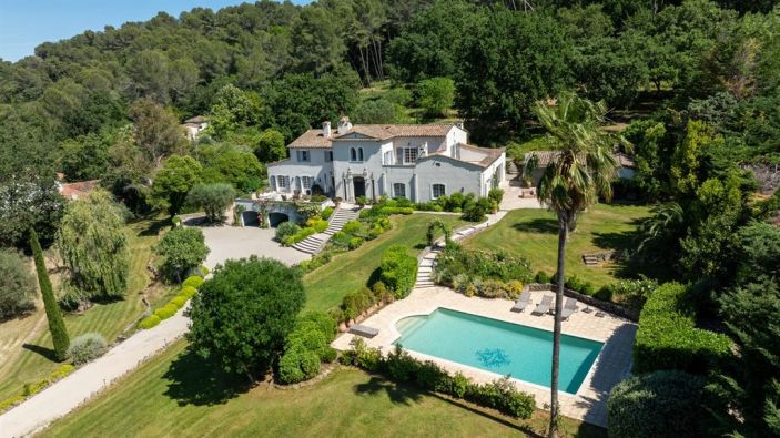 Sale Luxury villa Valbonne 11&nbsp;Rooms 567&nbsp;m²