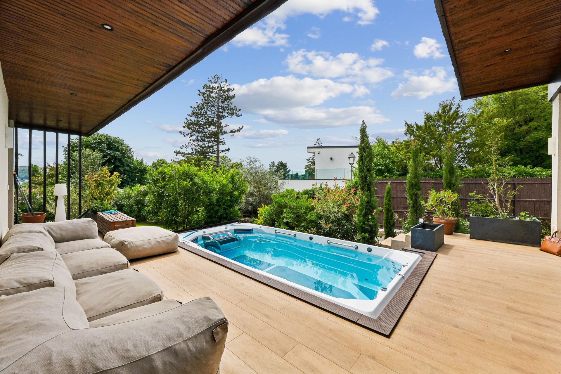 luxury house 8 Rooms for sale on SEVRES (92310)