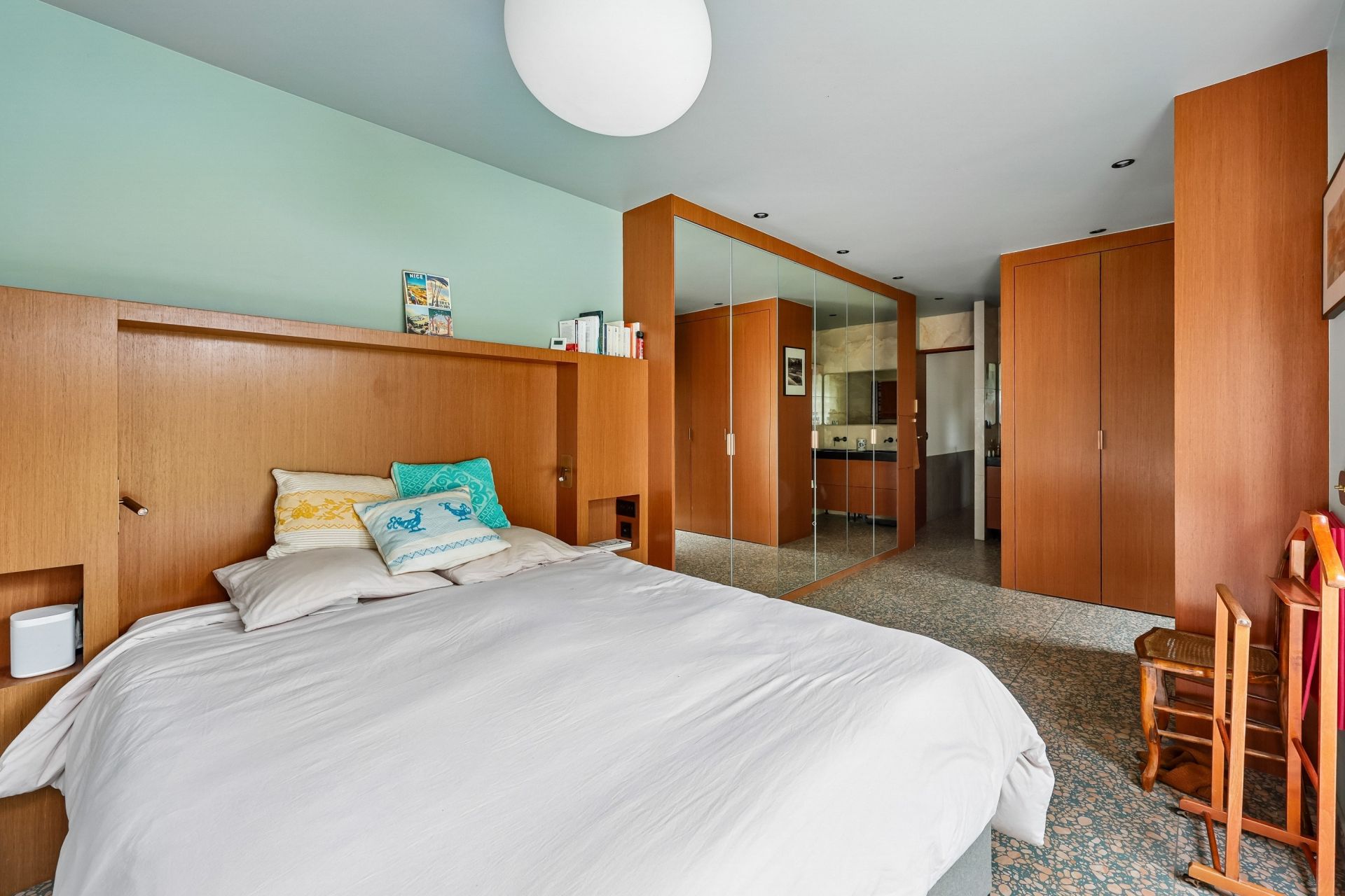 luxury house 8 Rooms for sale on SEVRES (92310)