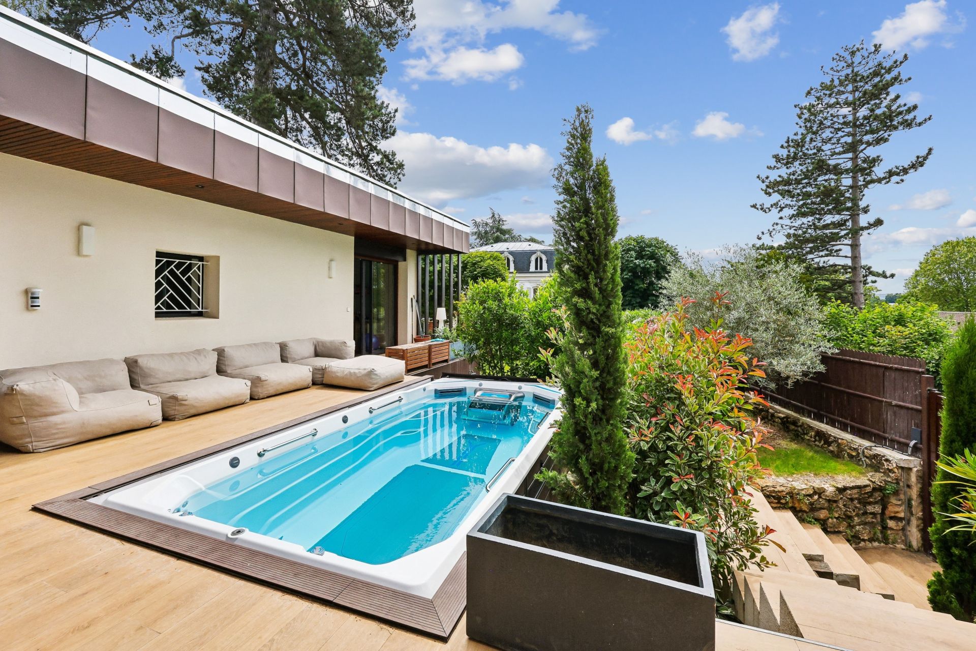 luxury house 8 Rooms for sale on SEVRES (92310)