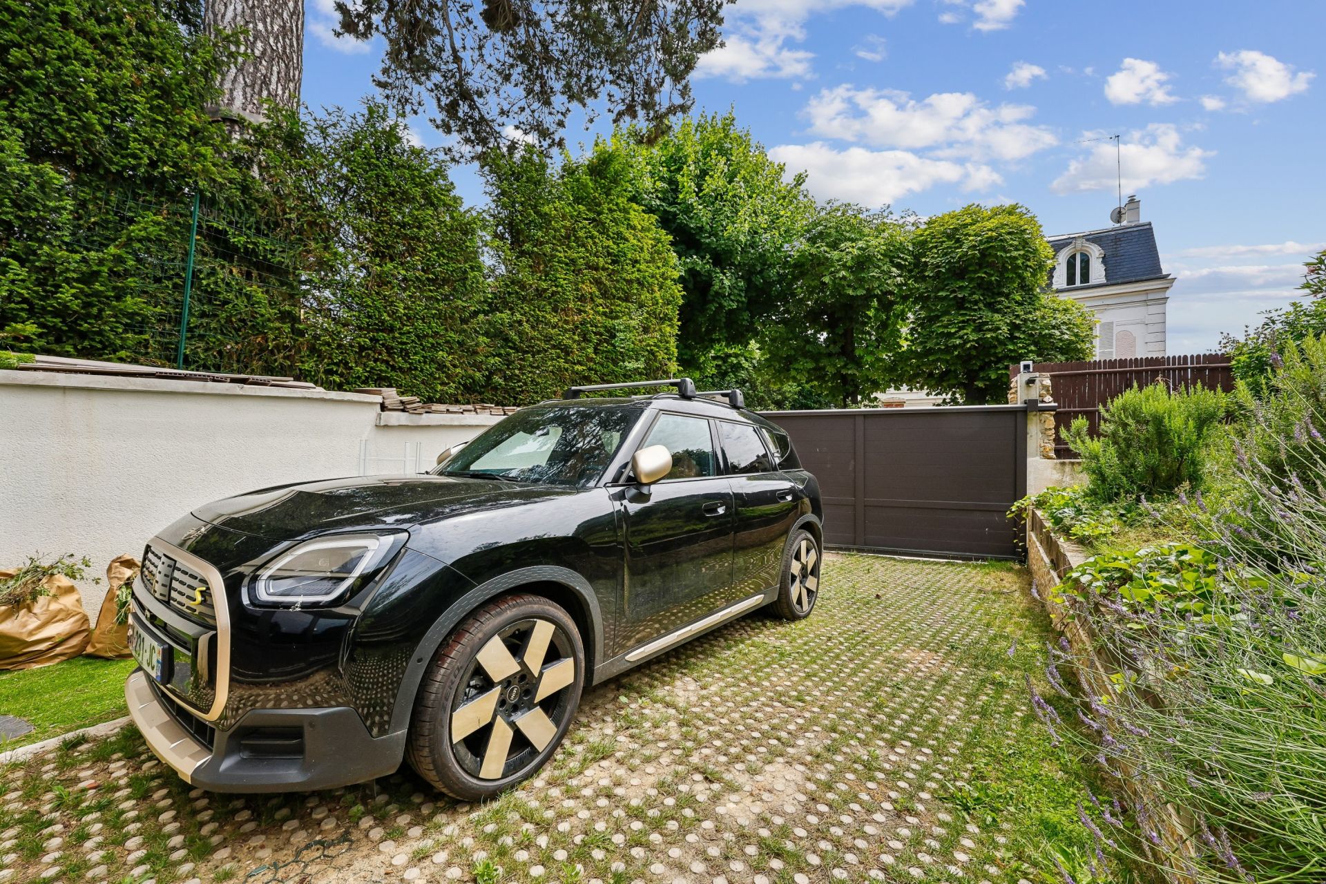luxury house 8 Rooms for sale on SEVRES (92310)