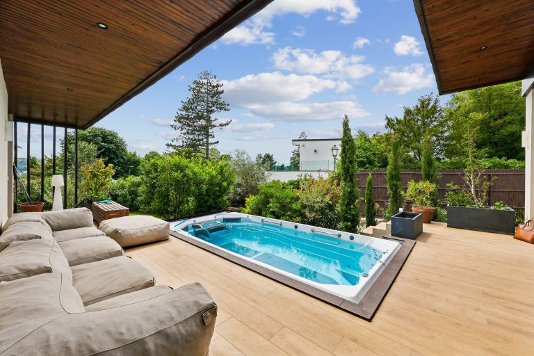 luxury house 8 Rooms for sale on SEVRES (92310)
