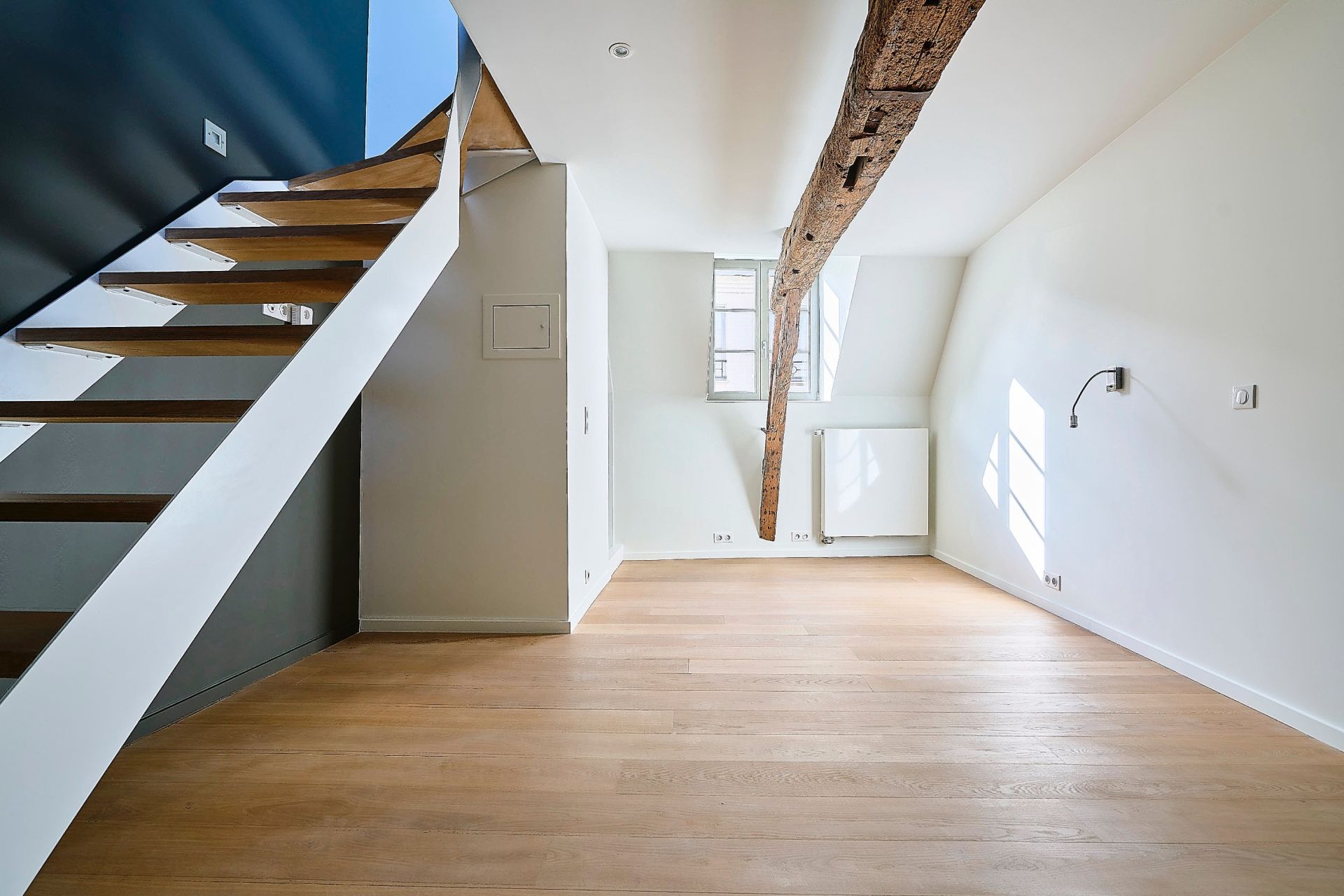 luxury house 4 Rooms for sale on LILLE (59800)