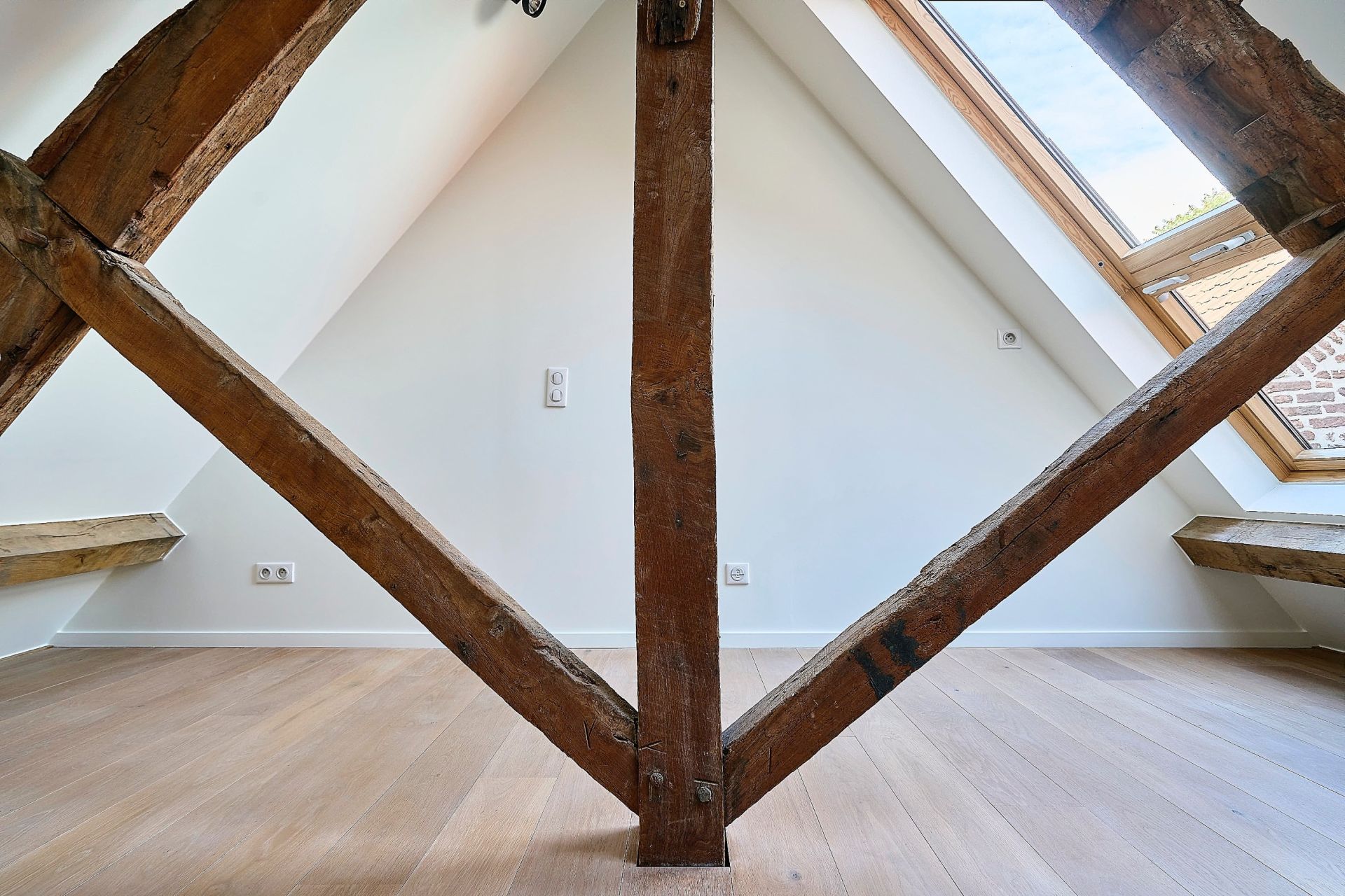 luxury house 4 Rooms for sale on LILLE (59800)