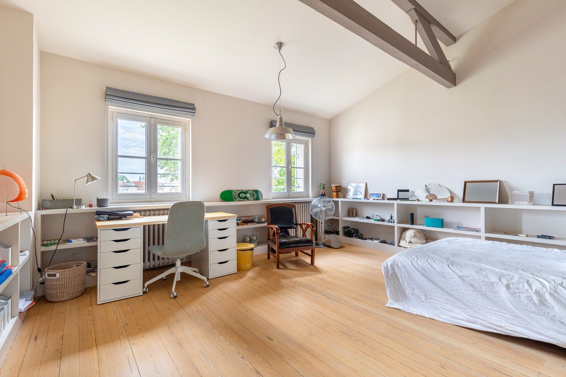 luxury house 9 Rooms for sale on BORDEAUX (33000)