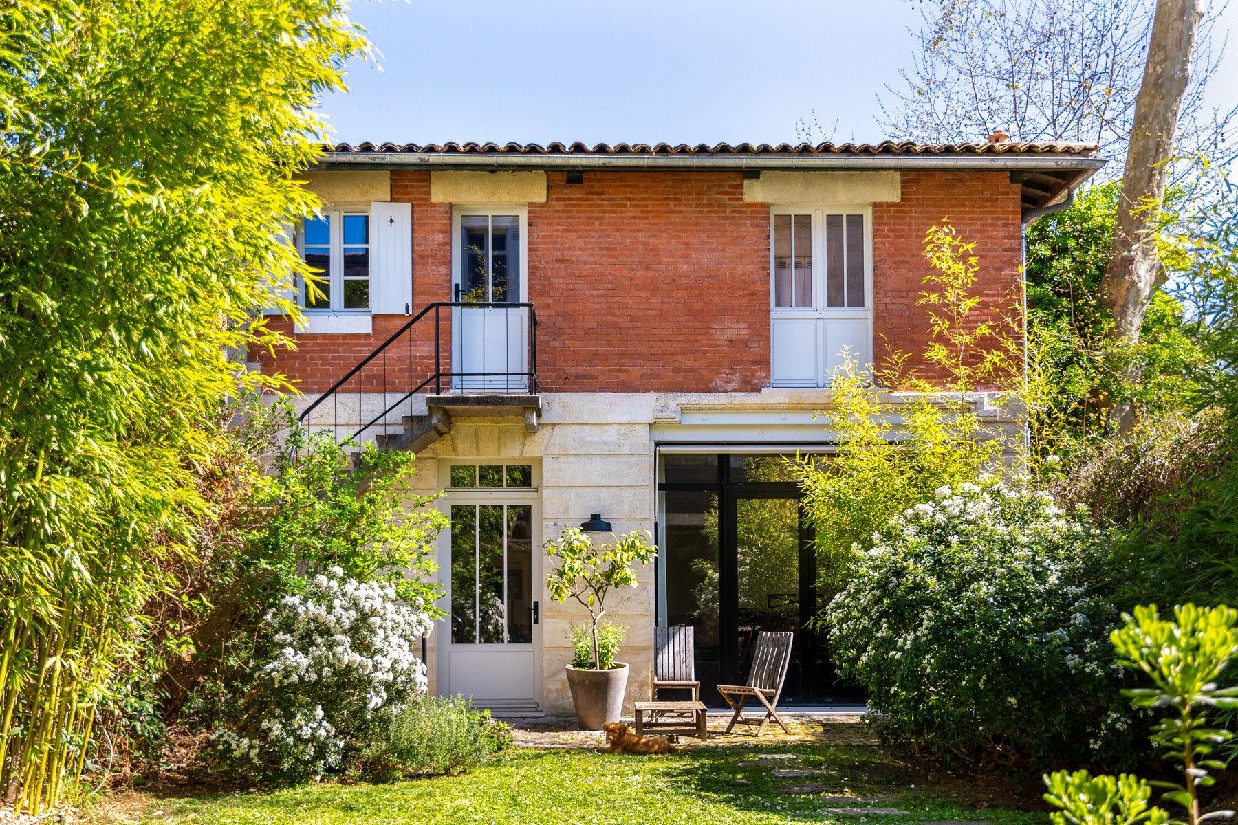 luxury house 9 Rooms for sale on BORDEAUX (33000)