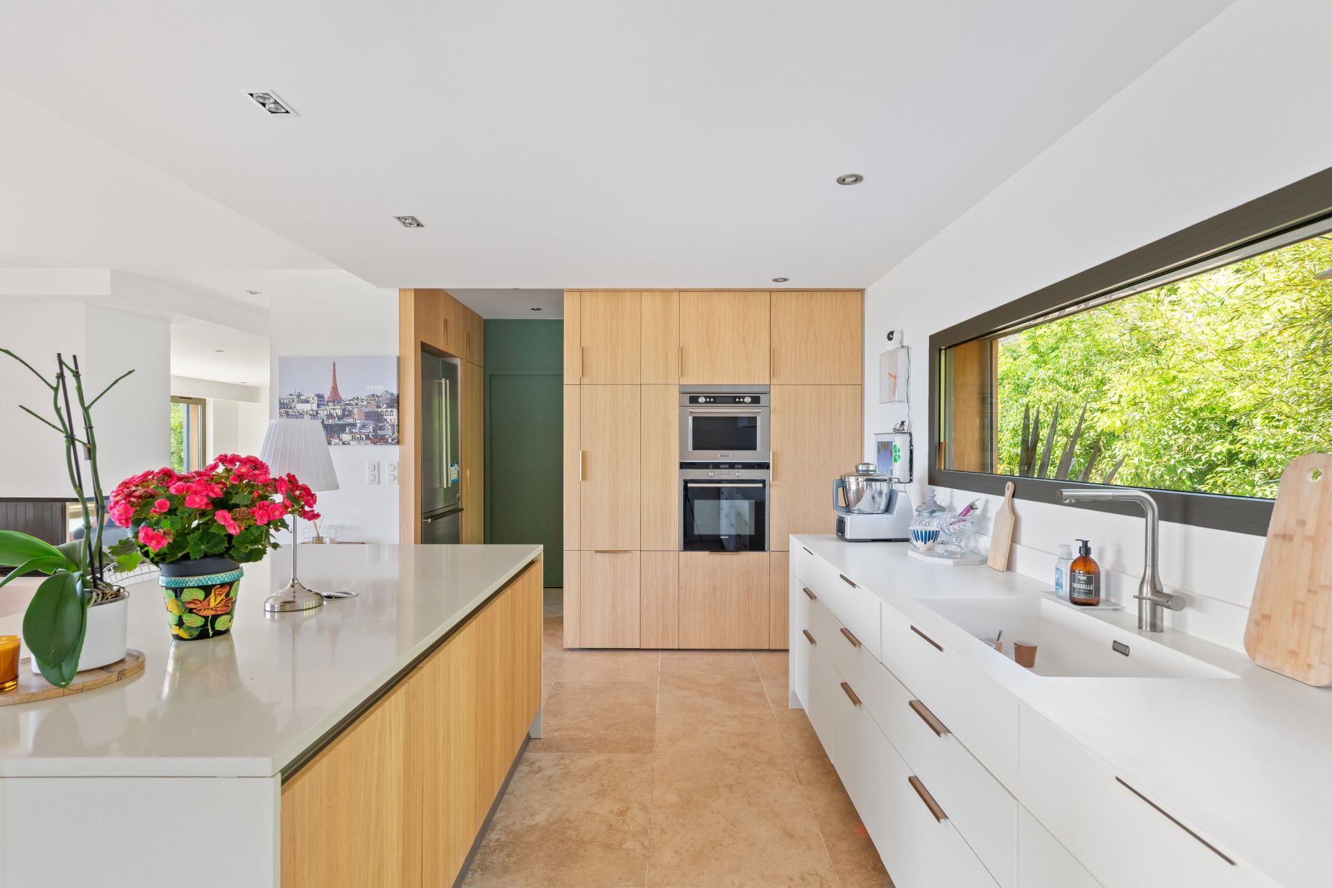 luxury house 6 Rooms for sale on OLLIOULES (83190)