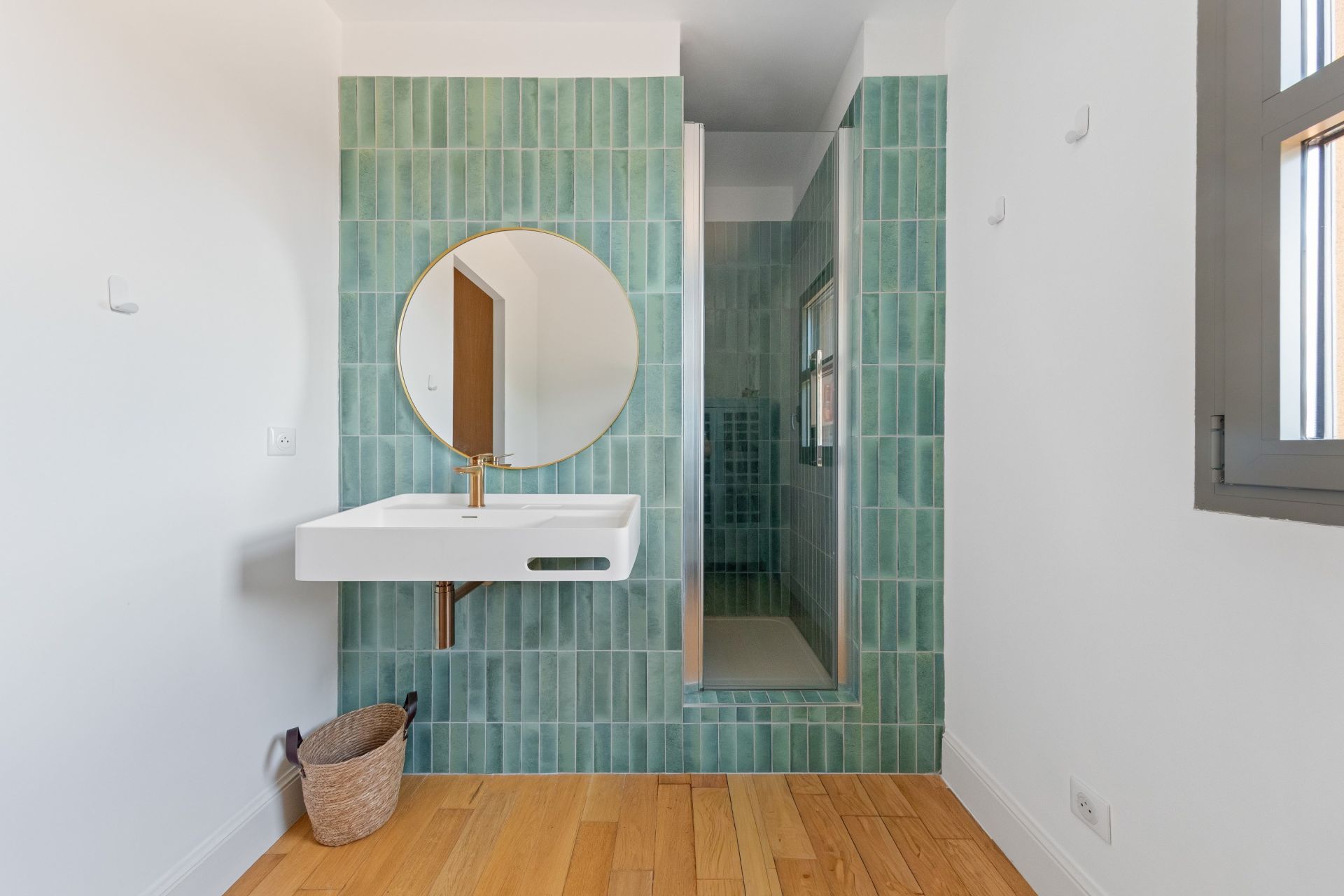 luxury house 6 Rooms for sale on OLLIOULES (83190)