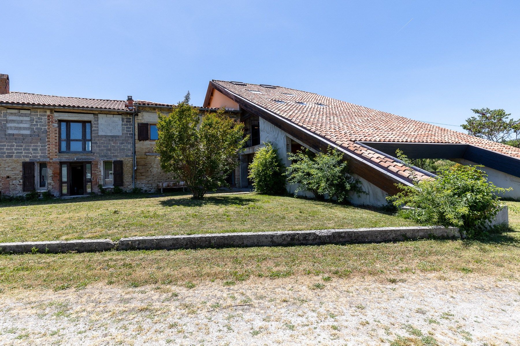 luxury house 16 Rooms for sale on CARAMAN (31460)