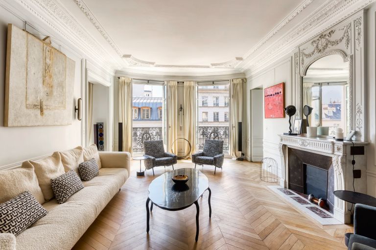 luxury apartment 7 Rooms for sale on PARIS (75007)