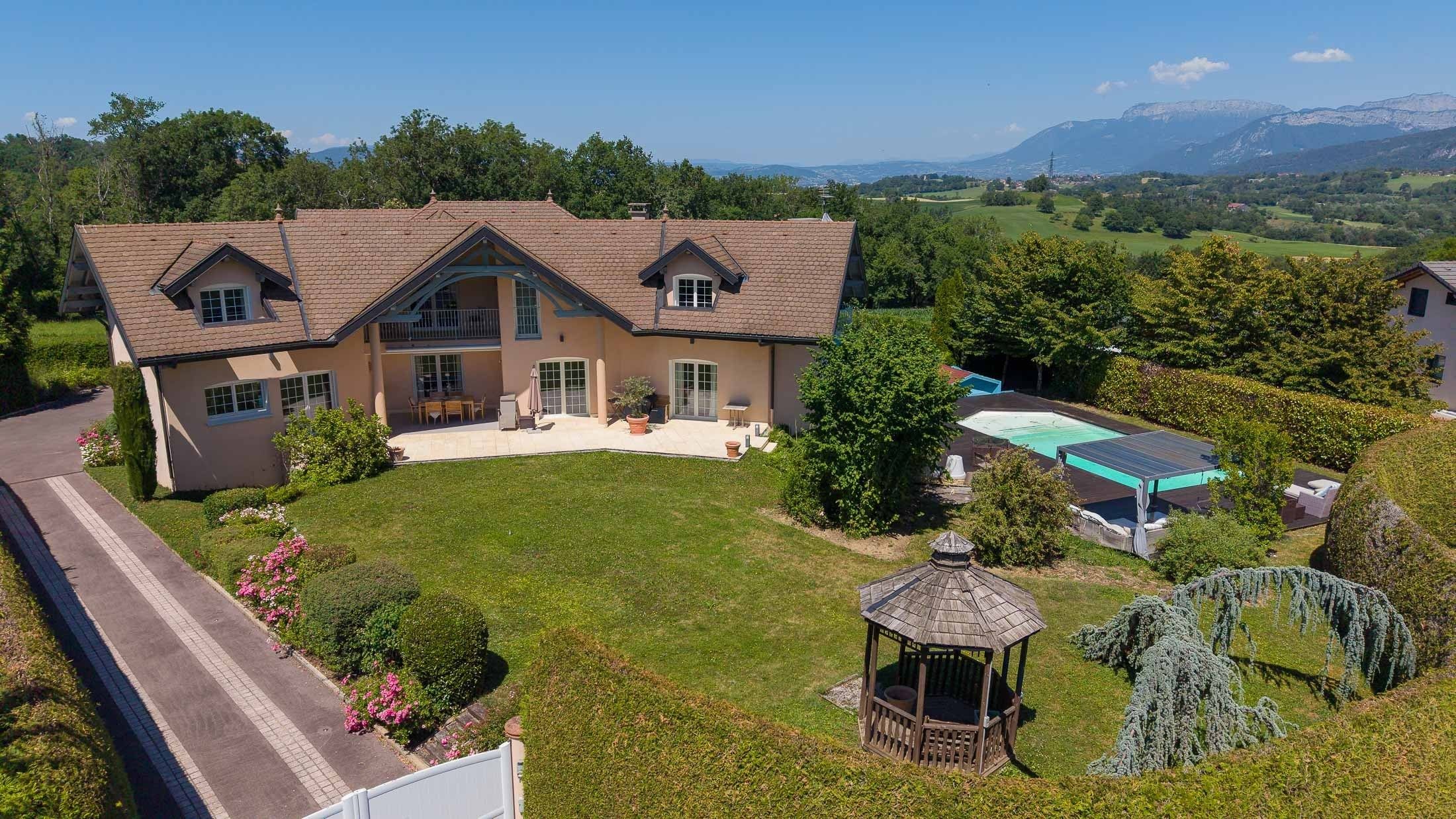 maison de luxe 10 Pièces en vente sur CHAPEIRY (74540)