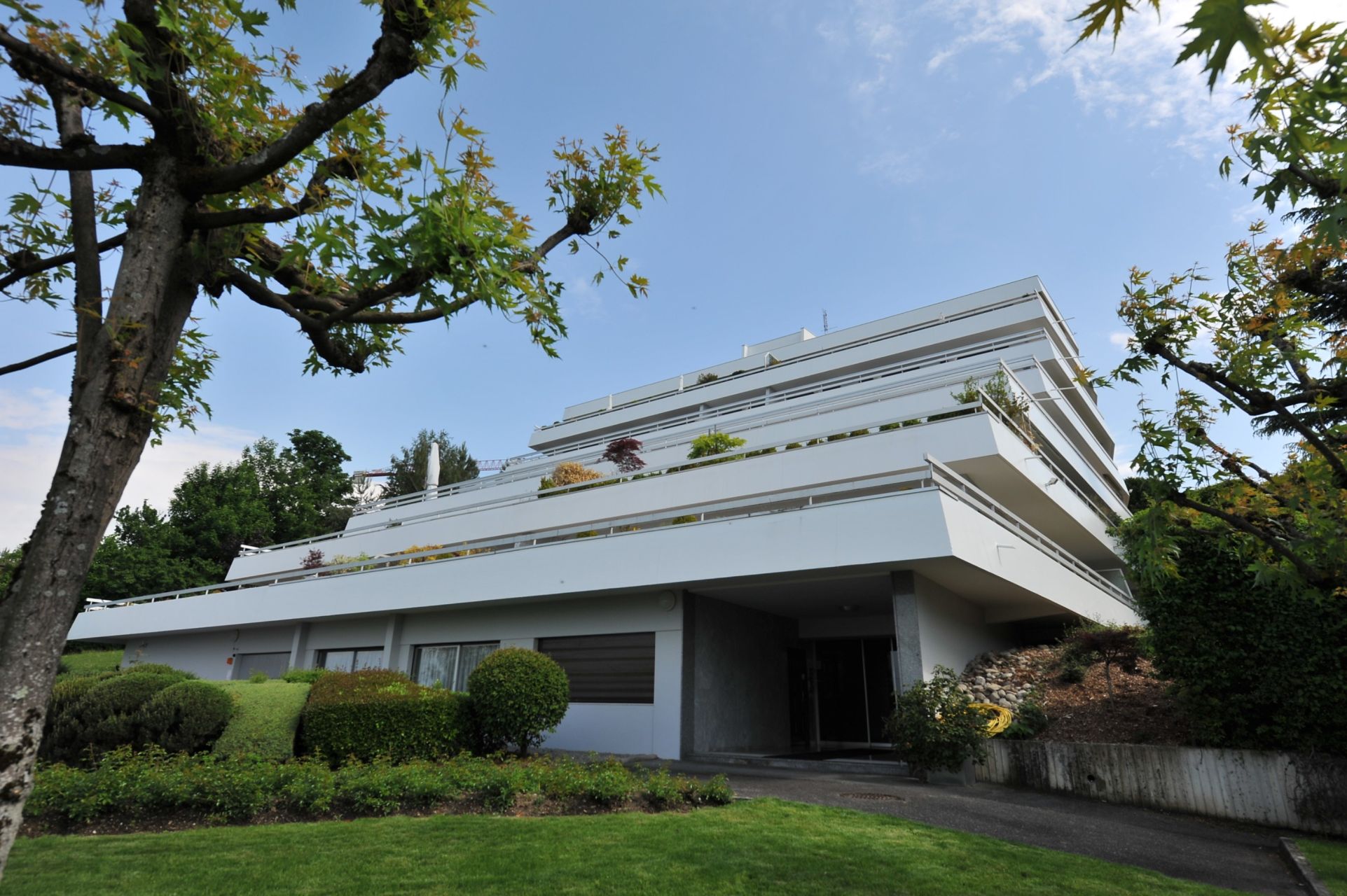 luxury apartment 4 Rooms for sale on EVIAN LES BAINS (74500)