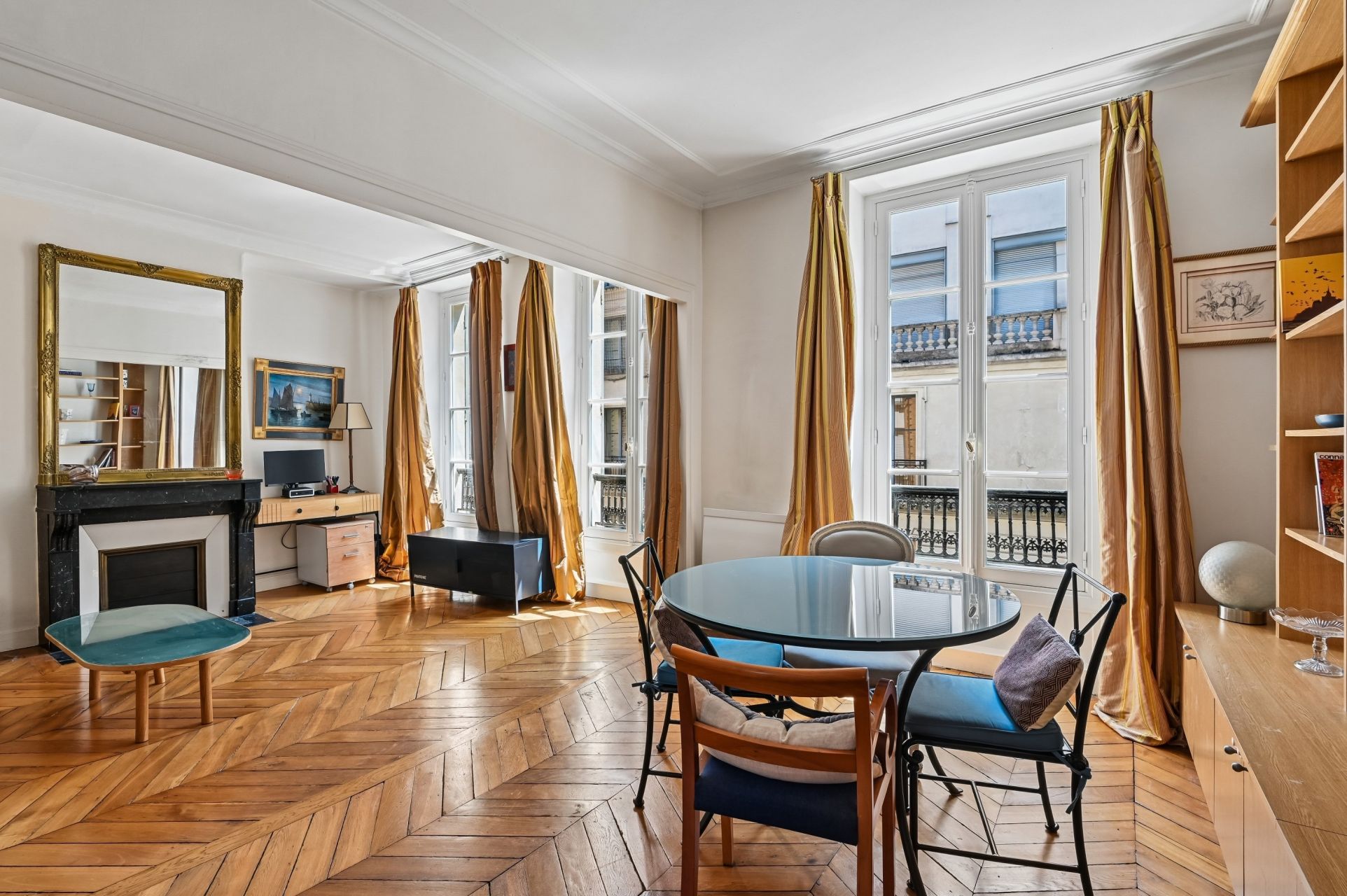 luxury apartment 2 Rooms for sale on PARIS (75008)