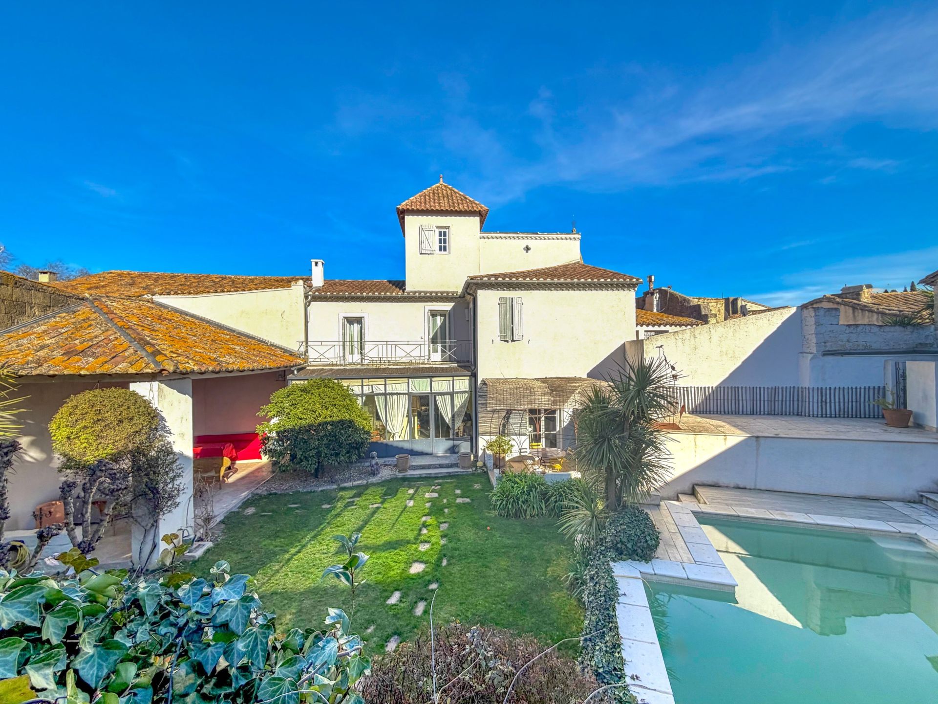 luxury house 10 Rooms for sale on MAUGUIO (34130)