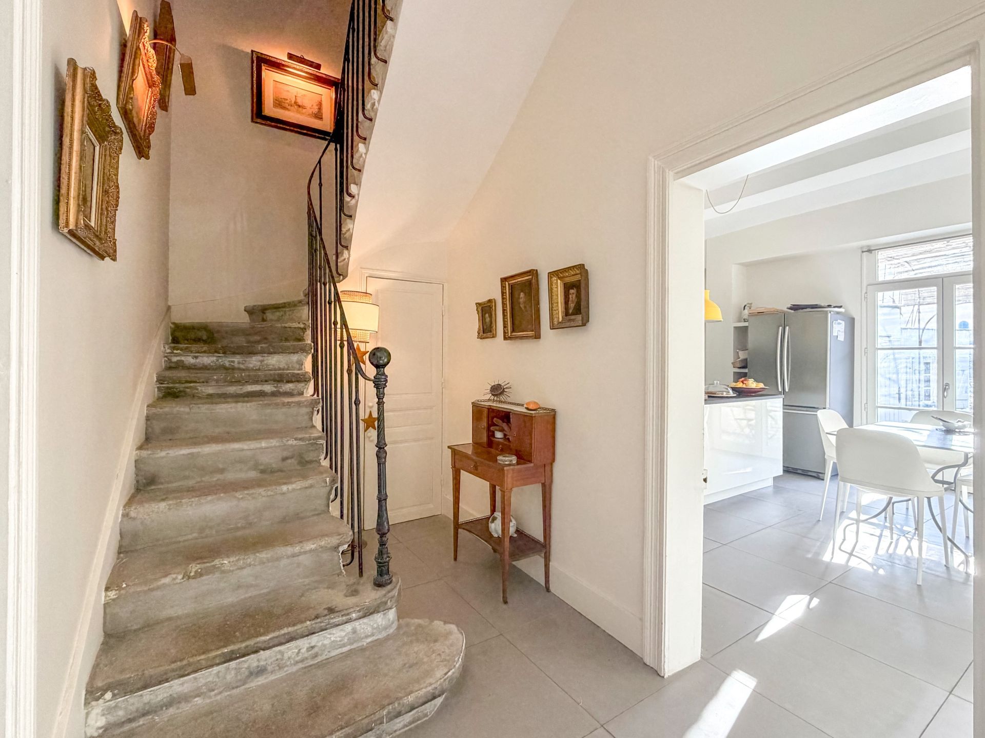 luxury house 10 Rooms for sale on MAUGUIO (34130)