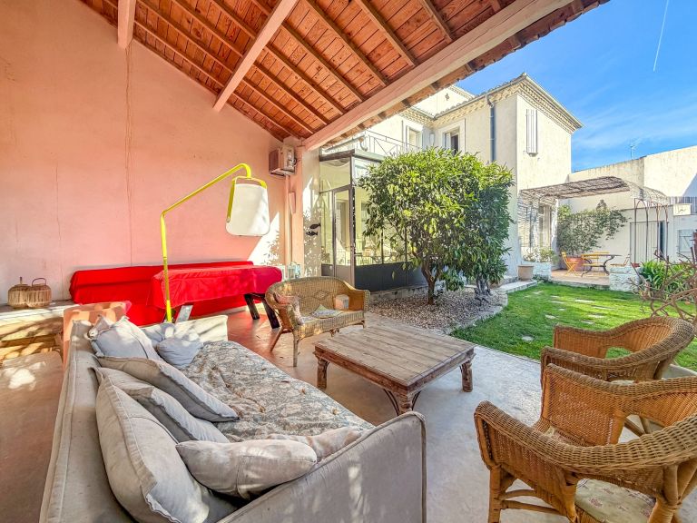 luxury house 10 Rooms for sale on MAUGUIO (34130)