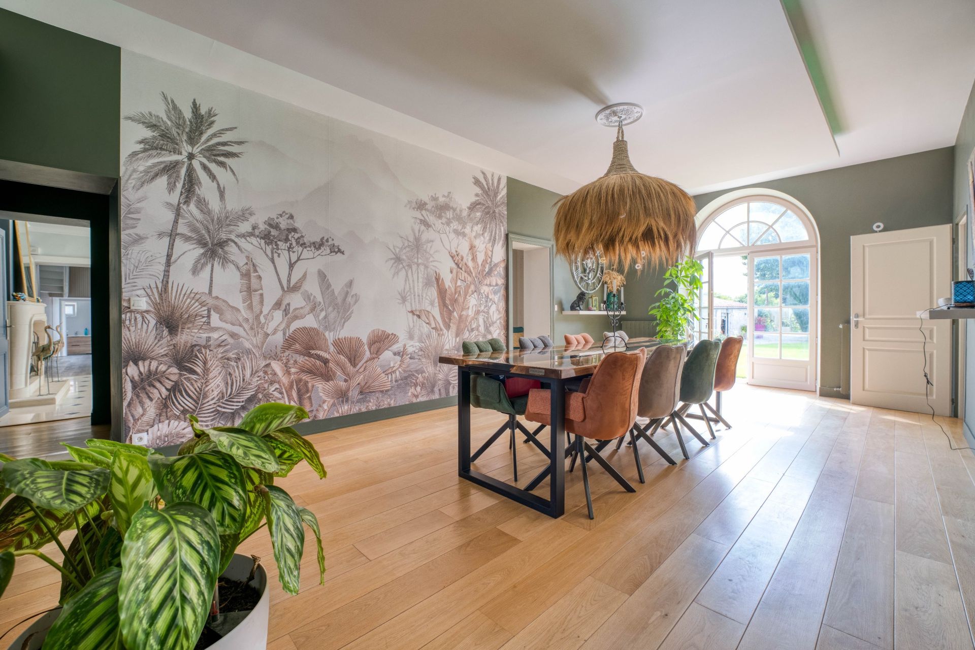 luxury house 7 Rooms for sale on LA ROCHELLE (17000)