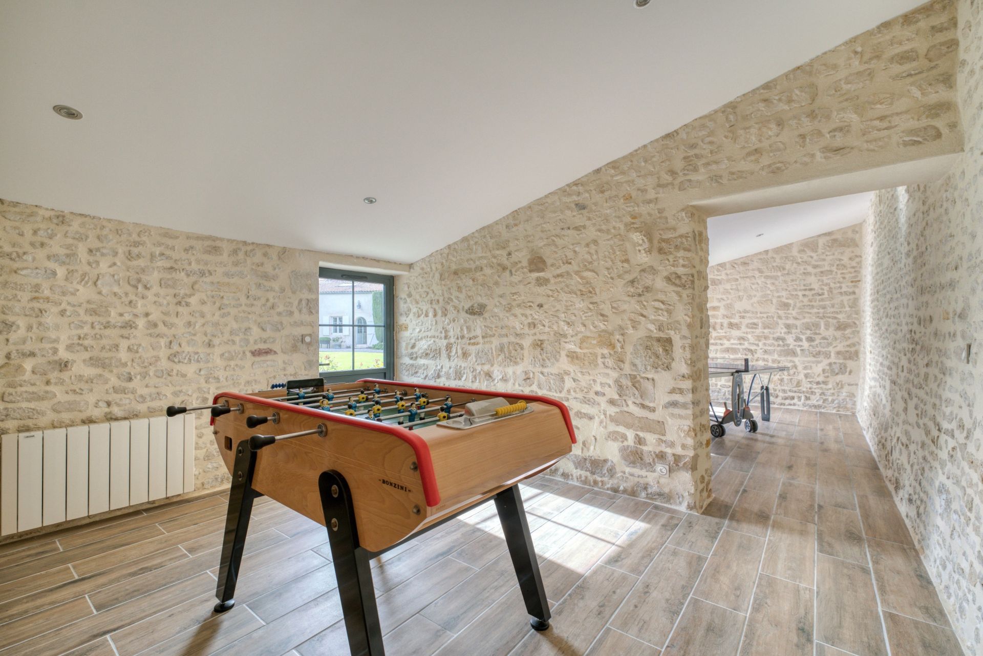 luxury house 7 Rooms for sale on LA ROCHELLE (17000)